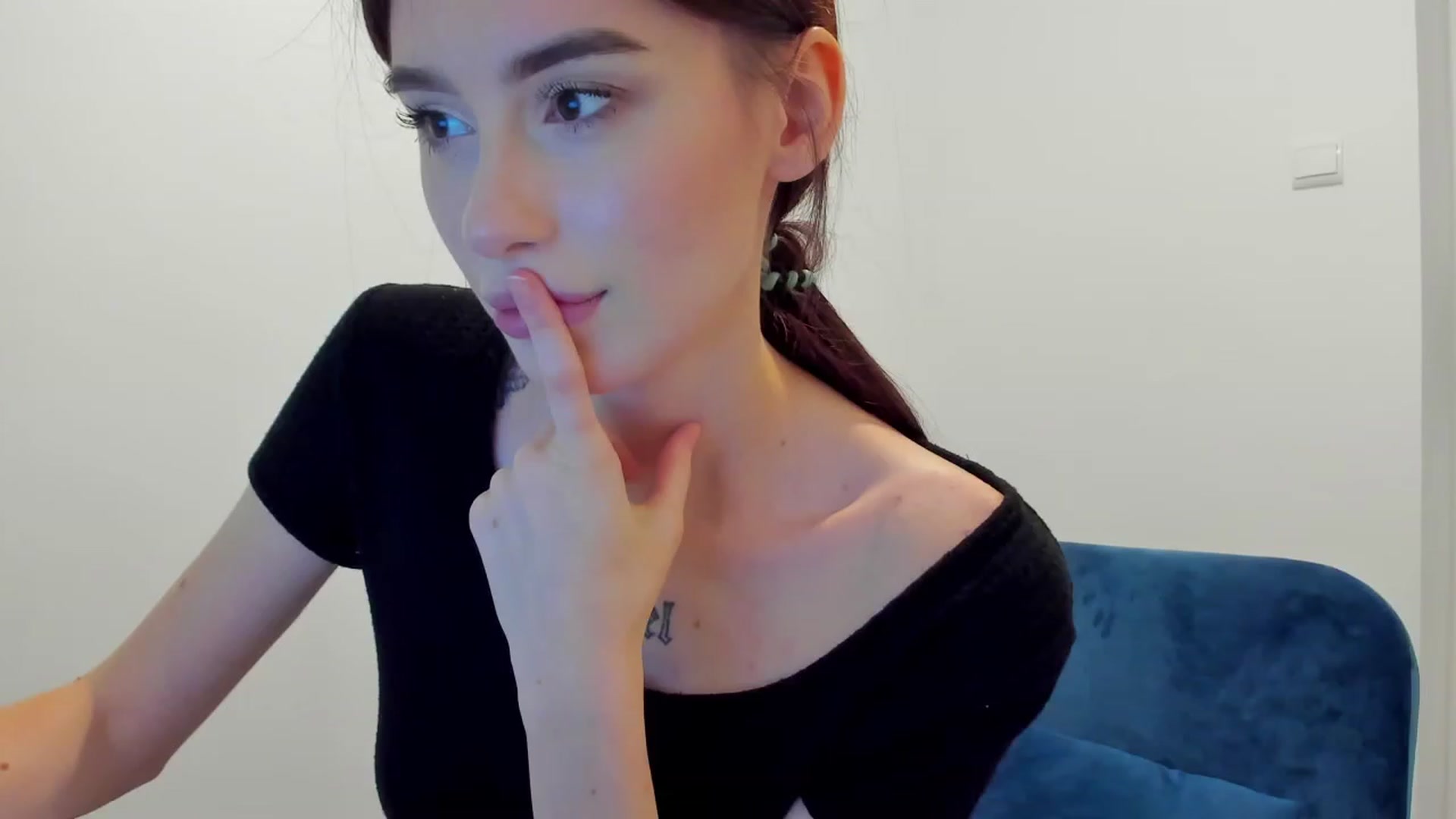 Gallery image thumbnail from YourTinyAngel's myfreecams stream on, 09/24/2023, 19:21 image 16 of 20