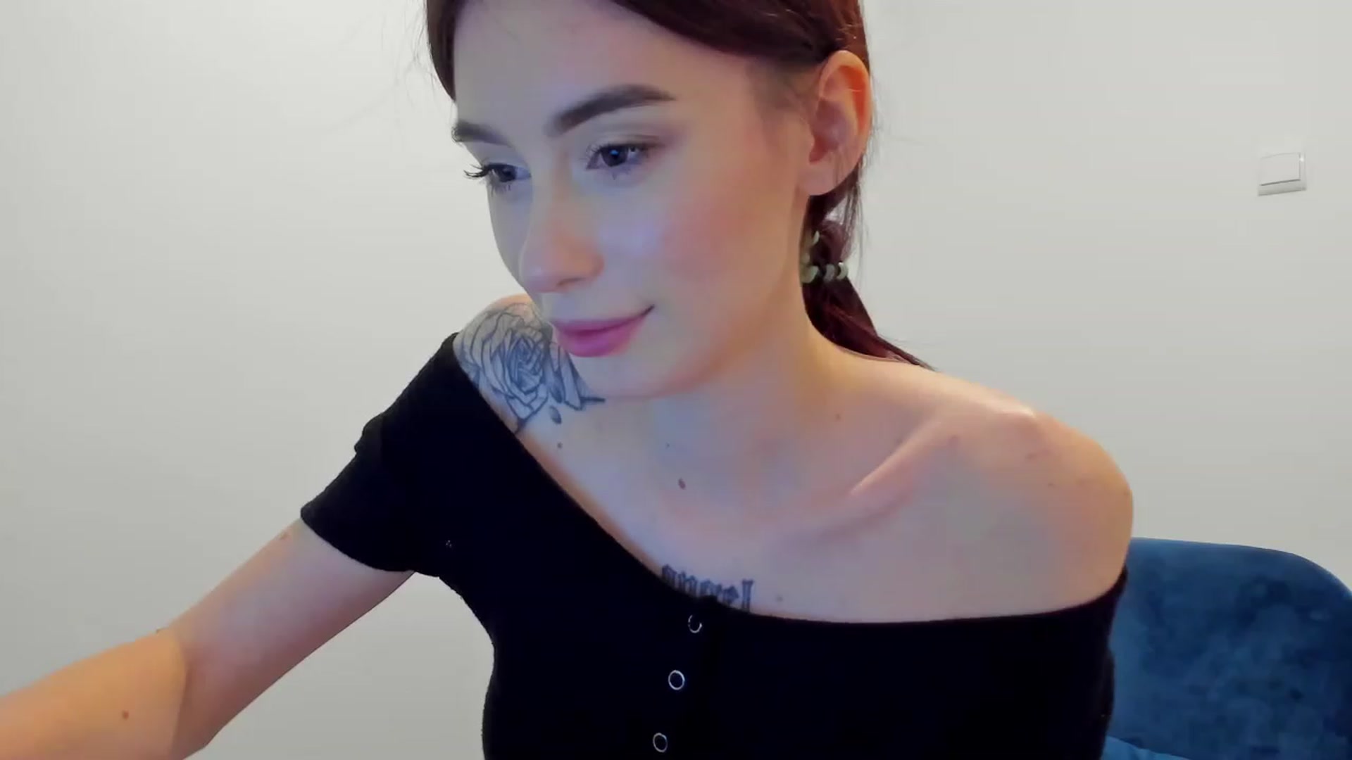 Gallery image thumbnail from YourTinyAngel's myfreecams stream on, 09/24/2023, 19:21 image 8 of 20