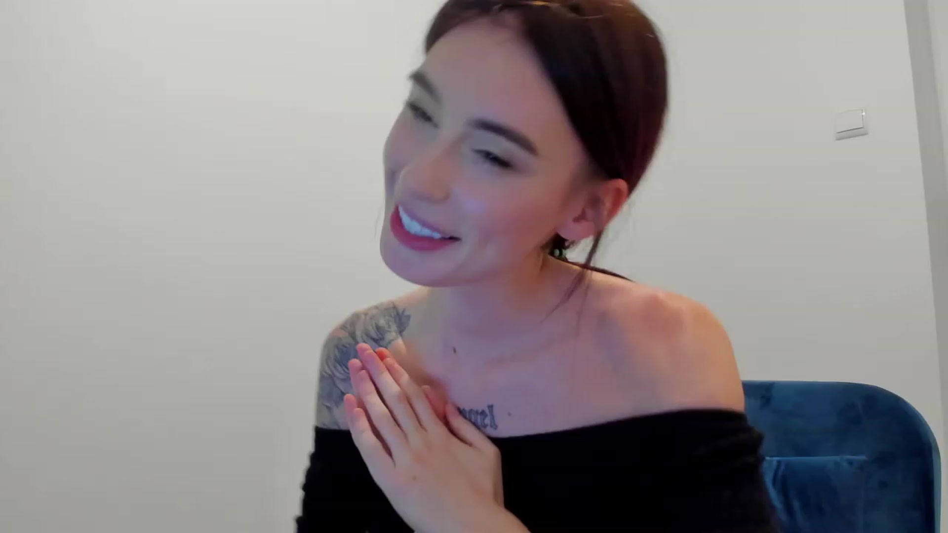 Gallery image thumbnail from YourTinyAngel's myfreecams stream on, 09/24/2023, 20:41 image 7 of 20