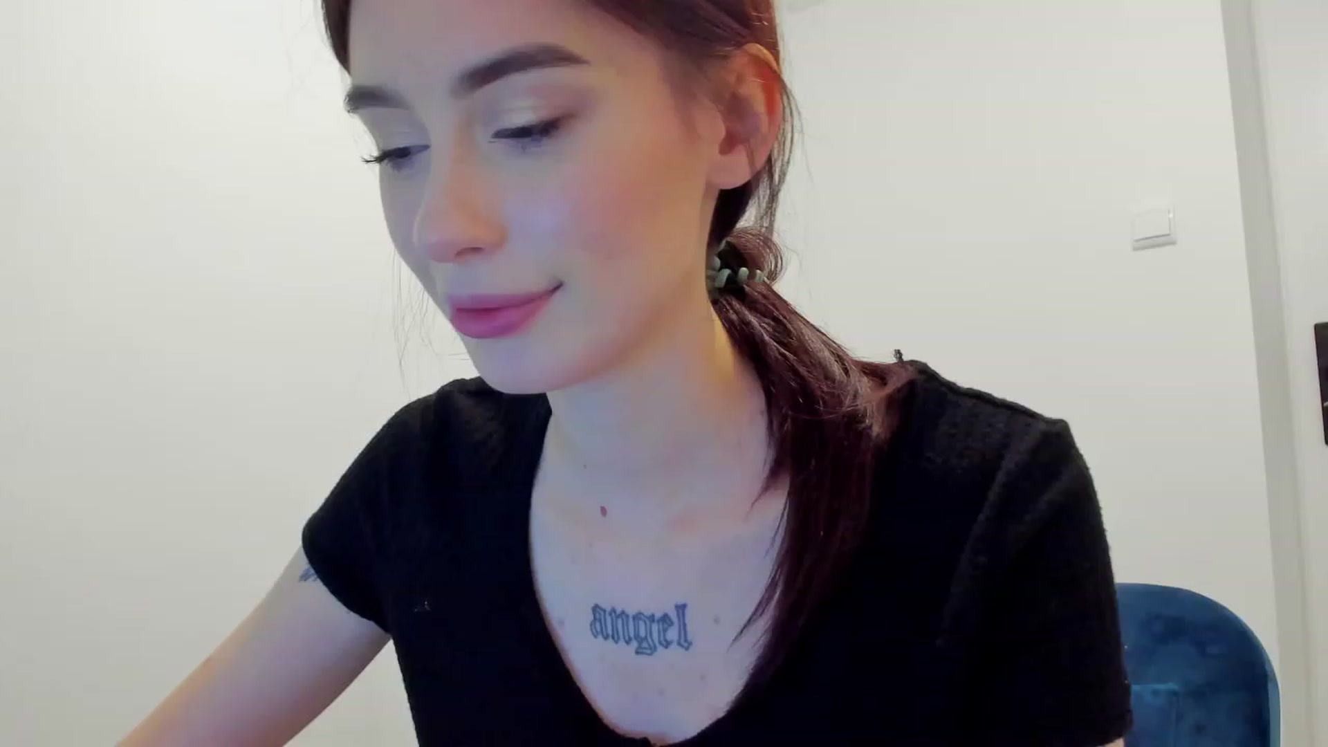 Gallery image thumbnail from YourTinyAngel's myfreecams stream on, 09/24/2023, 20:41 image 5 of 20