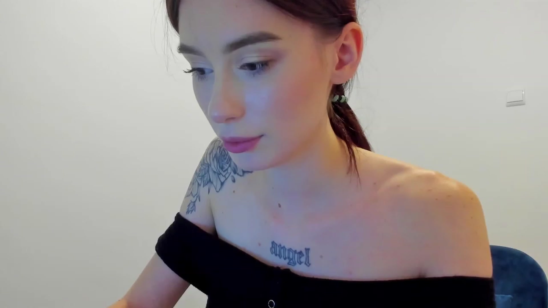 Gallery image thumbnail from YourTinyAngel's myfreecams stream on, 09/24/2023, 20:41 image 19 of 20