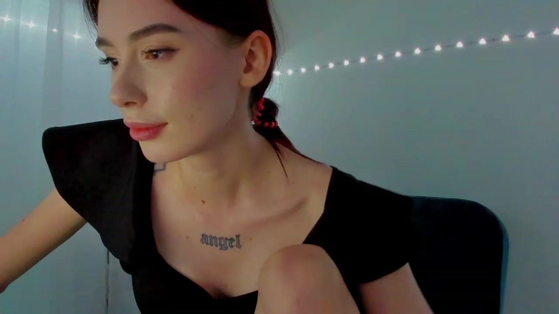 Gallery image thumbnail from YourTinyAngel's myfreecams stream on, 10/21/2023, 24:53 image 13 of 20