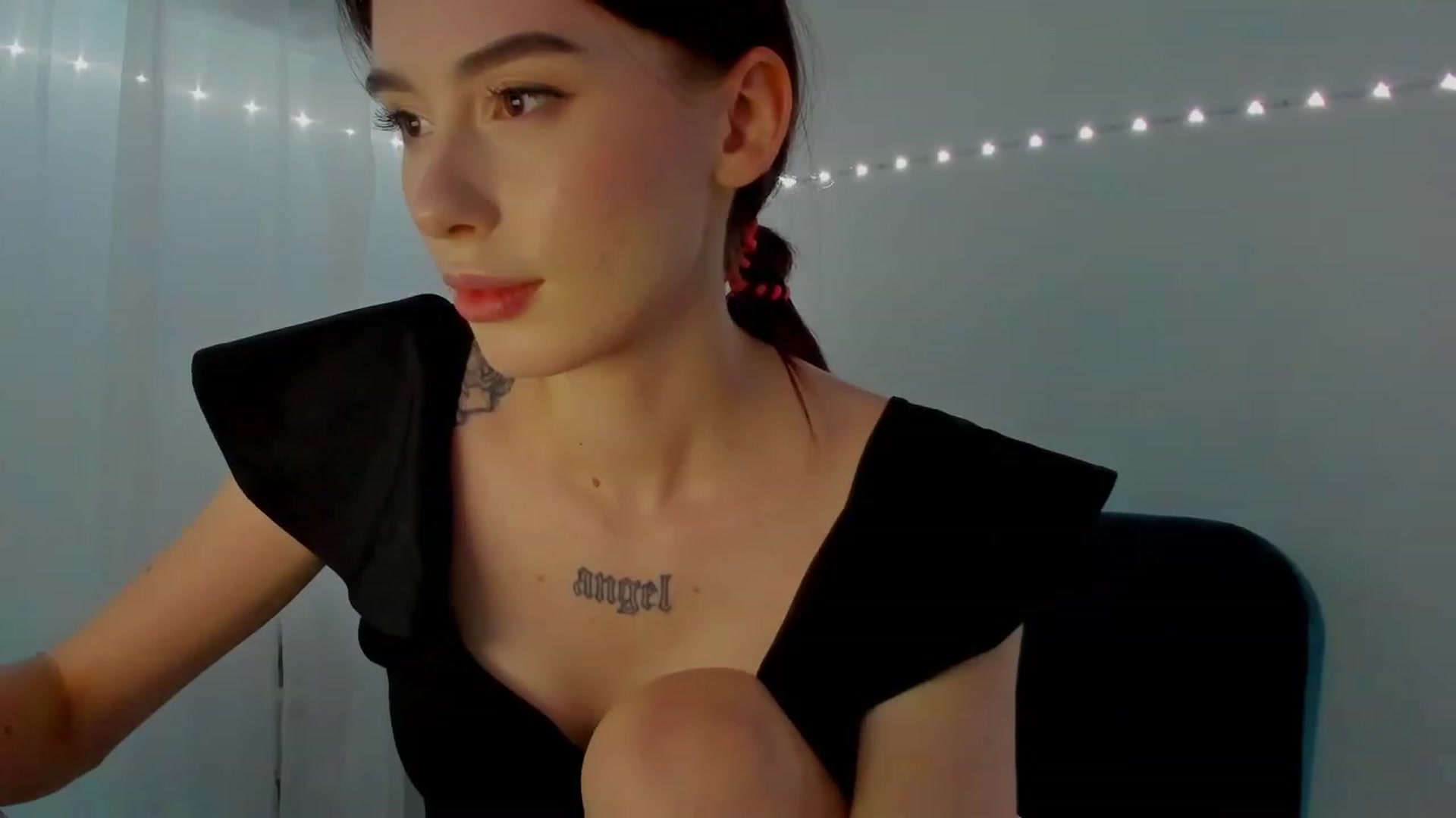 Gallery image thumbnail from YourTinyAngel's myfreecams stream on, 10/21/2023, 24:53 image 9 of 20