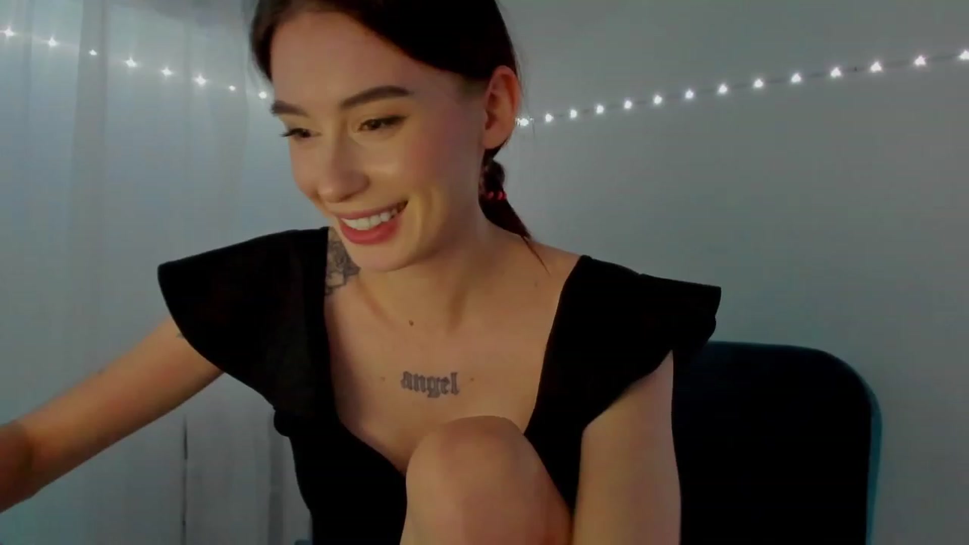 Gallery image thumbnail from YourTinyAngel's myfreecams stream on, 10/21/2023, 24:53 image 8 of 20