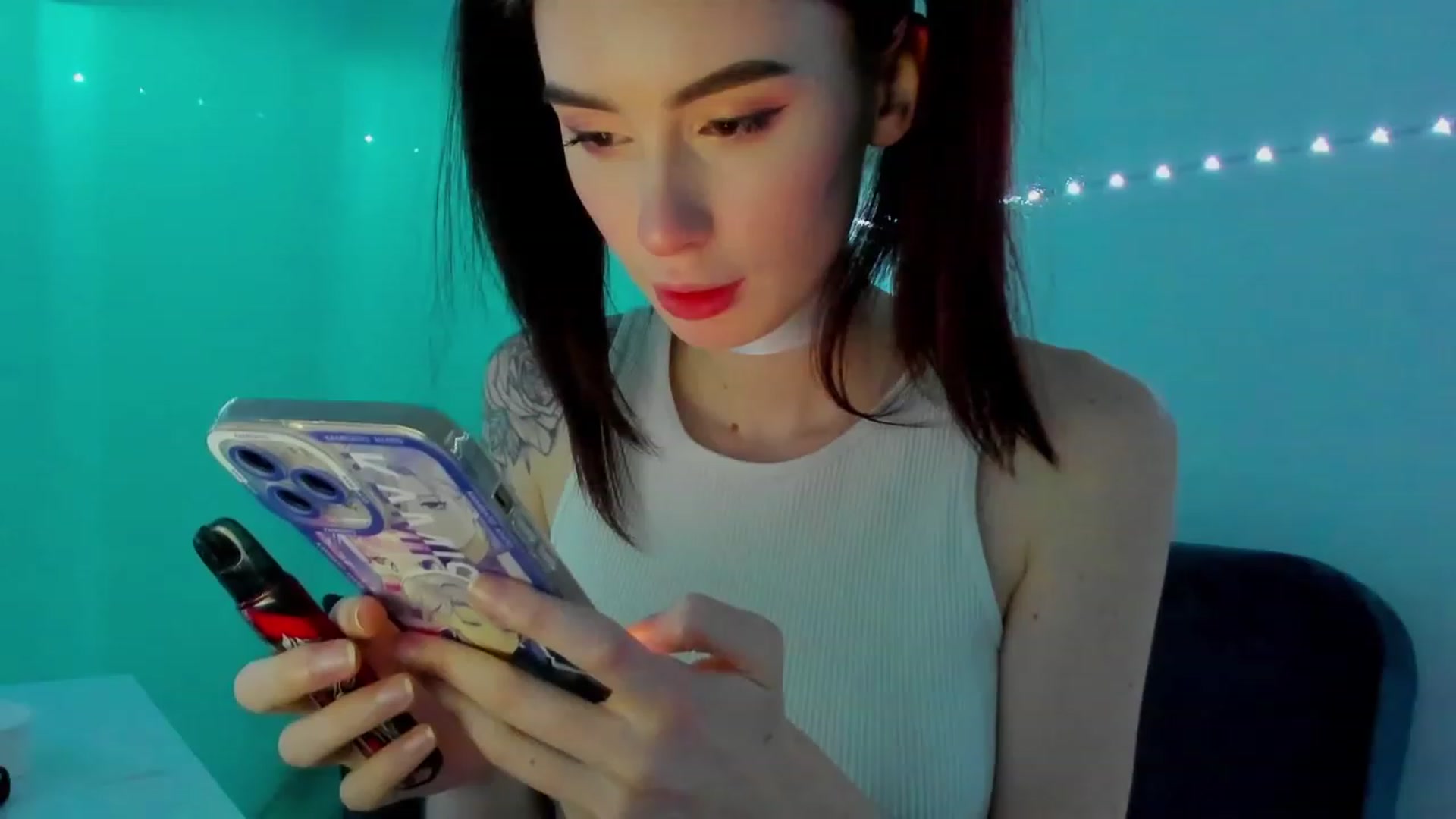 Gallery image thumbnail from YourTinyAngel's myfreecams stream on, 12/17/2023, 19:28 image 20 of 20