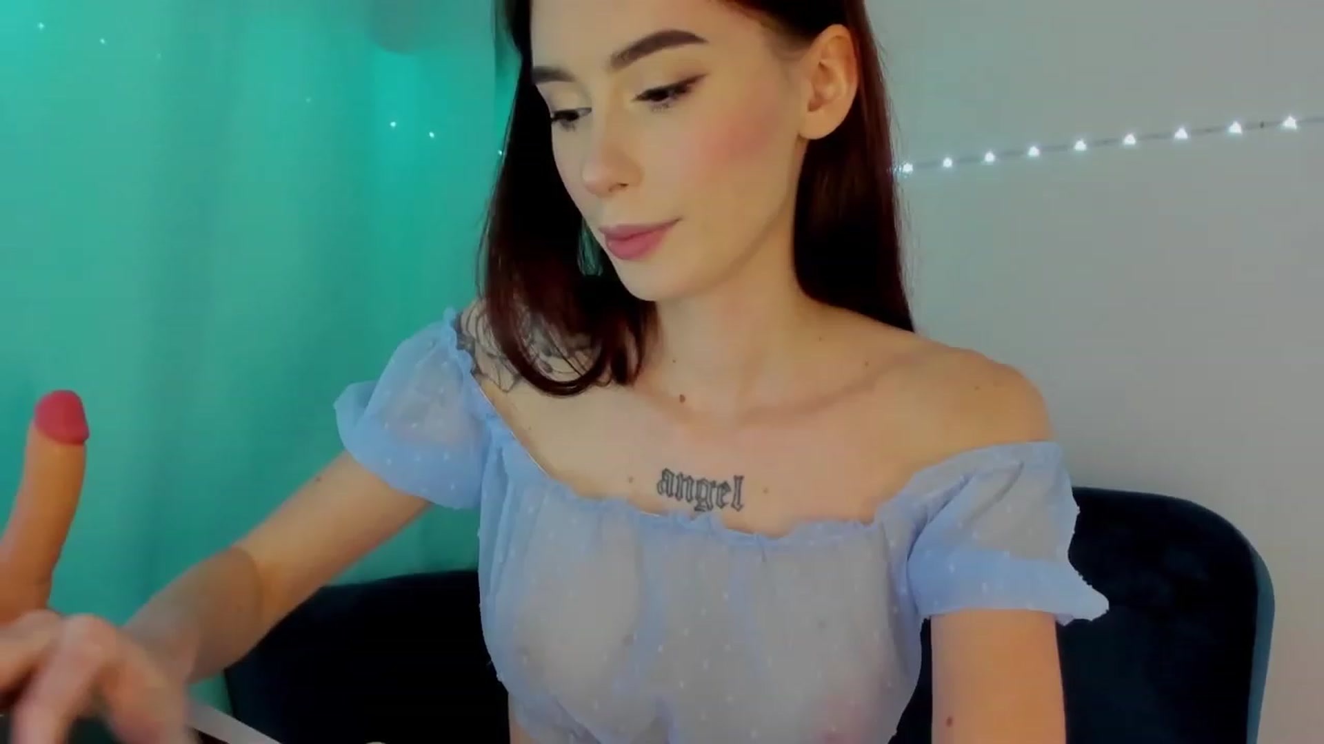 Gallery image thumbnail from YourTinyAngel's myfreecams stream on, 12/19/2023, 18:07 image 17 of 20