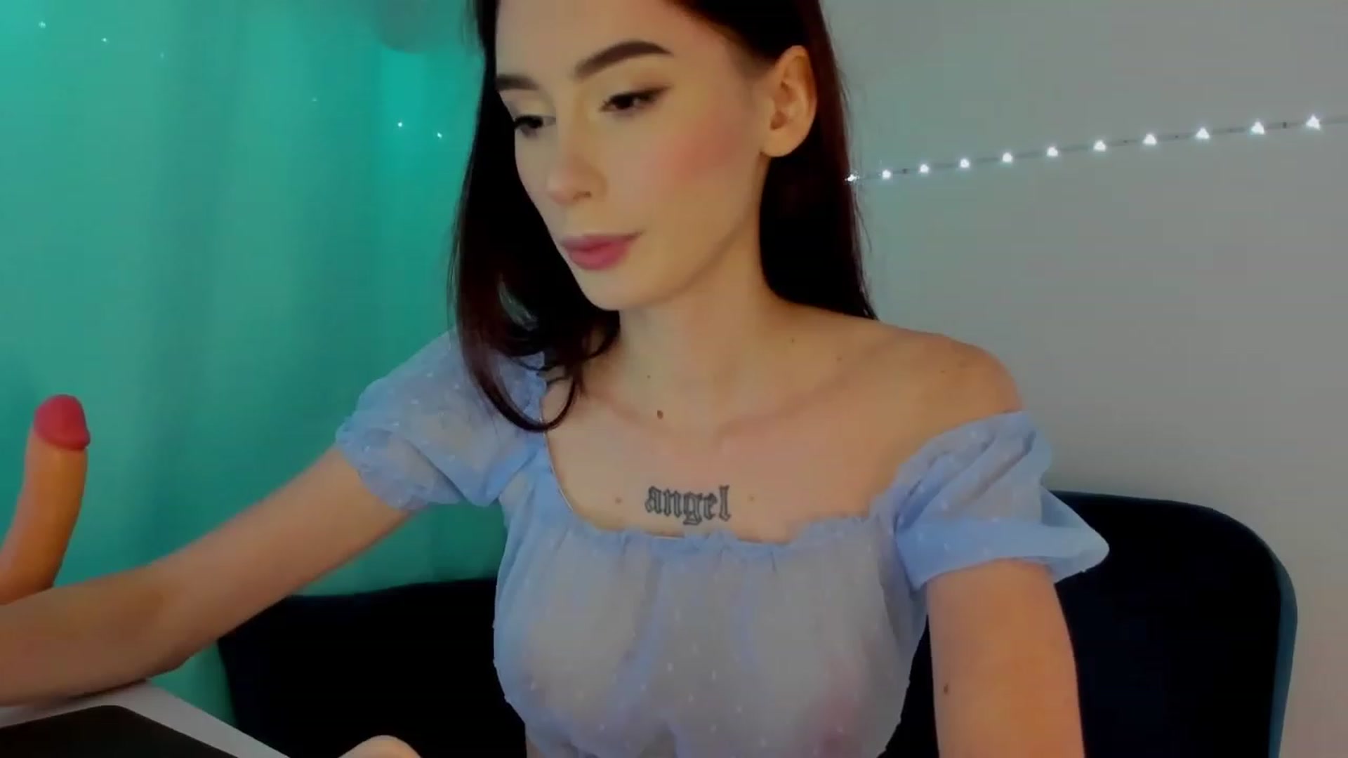 Gallery image thumbnail from YourTinyAngel's myfreecams stream on, 12/19/2023, 18:07 image 10 of 20