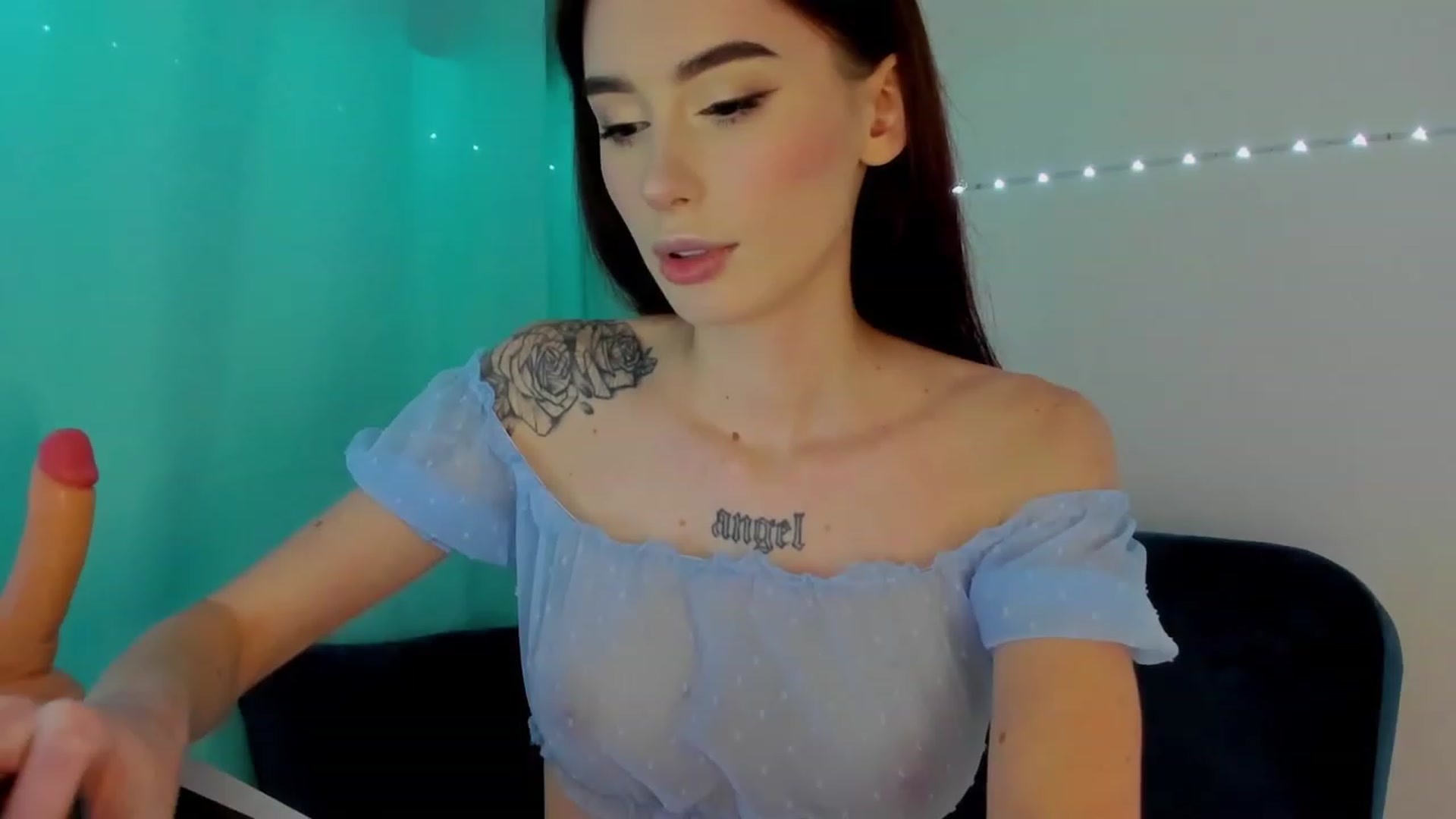 Gallery image thumbnail from YourTinyAngel's myfreecams stream on, 12/19/2023, 18:07 image 1 of 20