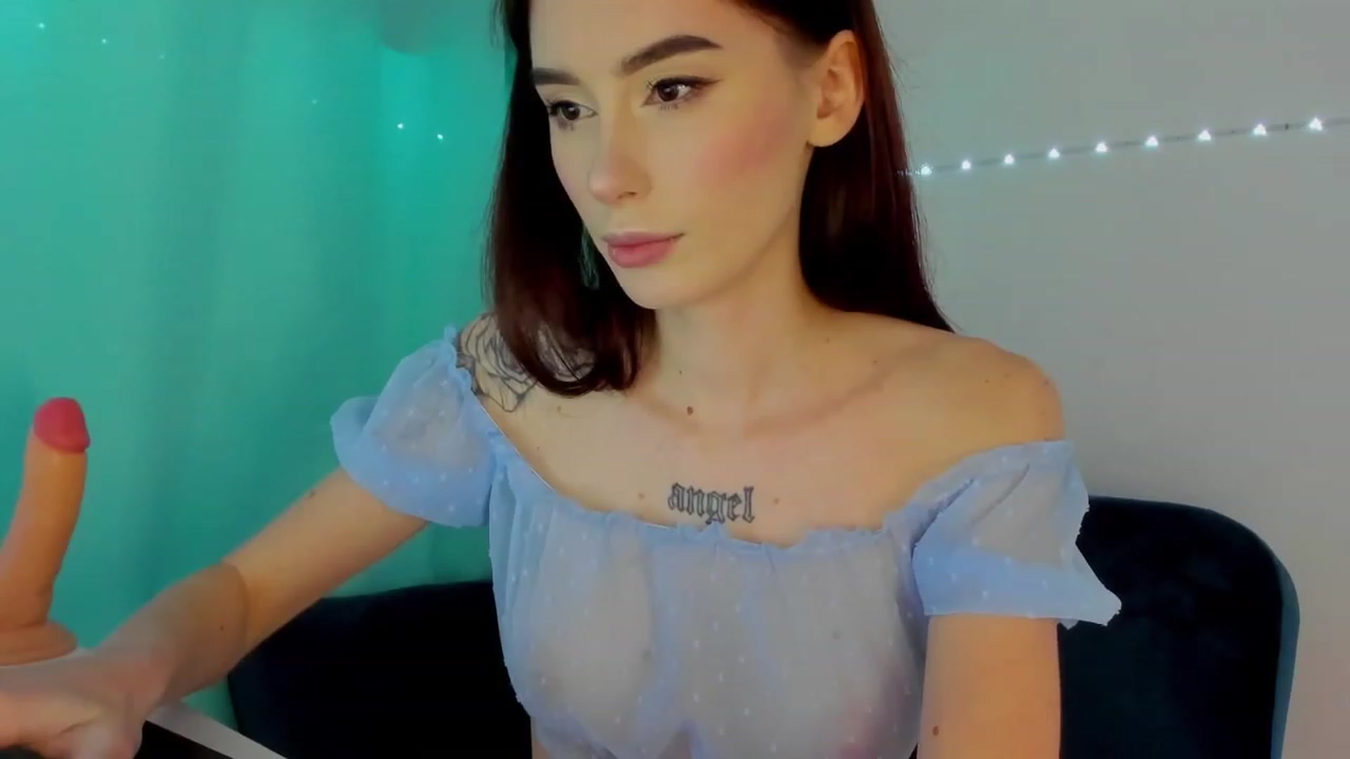 Gallery image thumbnail from YourTinyAngel's myfreecams stream on, 12/19/2023, 18:07 image 16 of 20