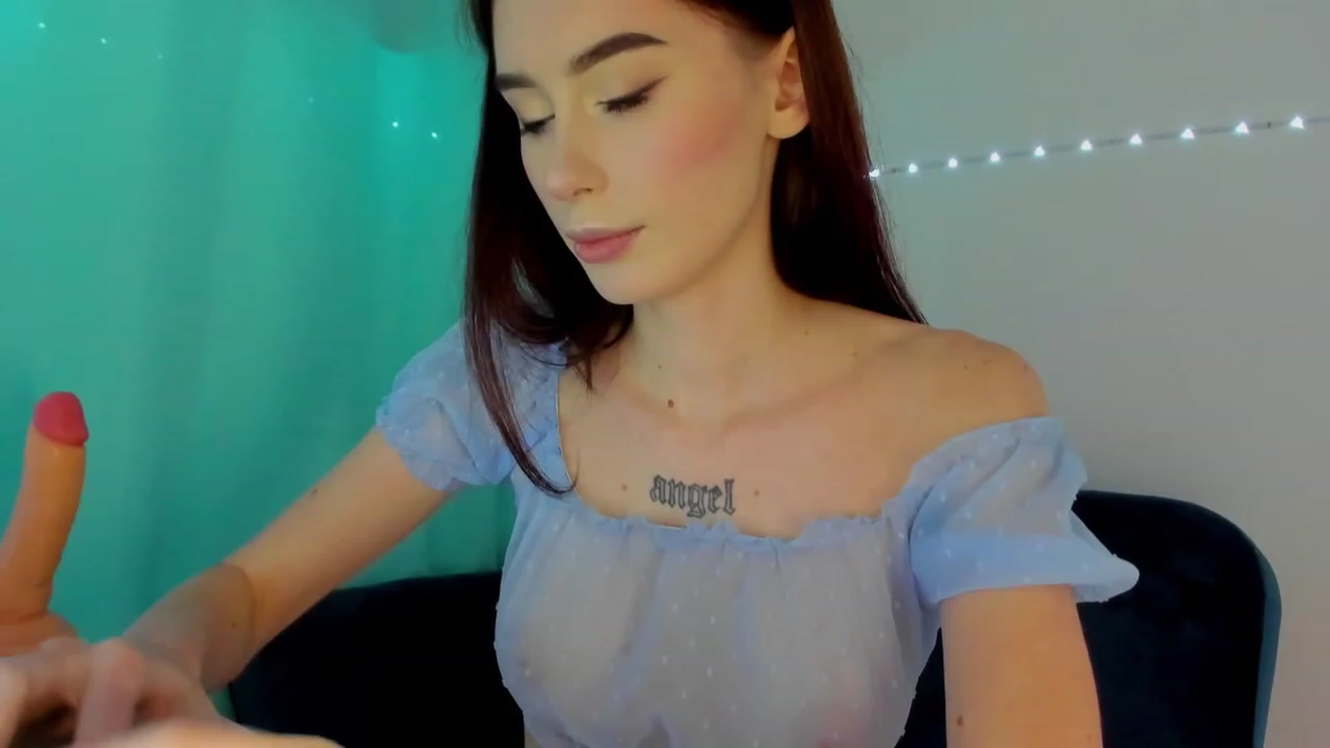 Gallery image thumbnail from YourTinyAngel's myfreecams stream on, 12/19/2023, 18:07 image 11 of 20