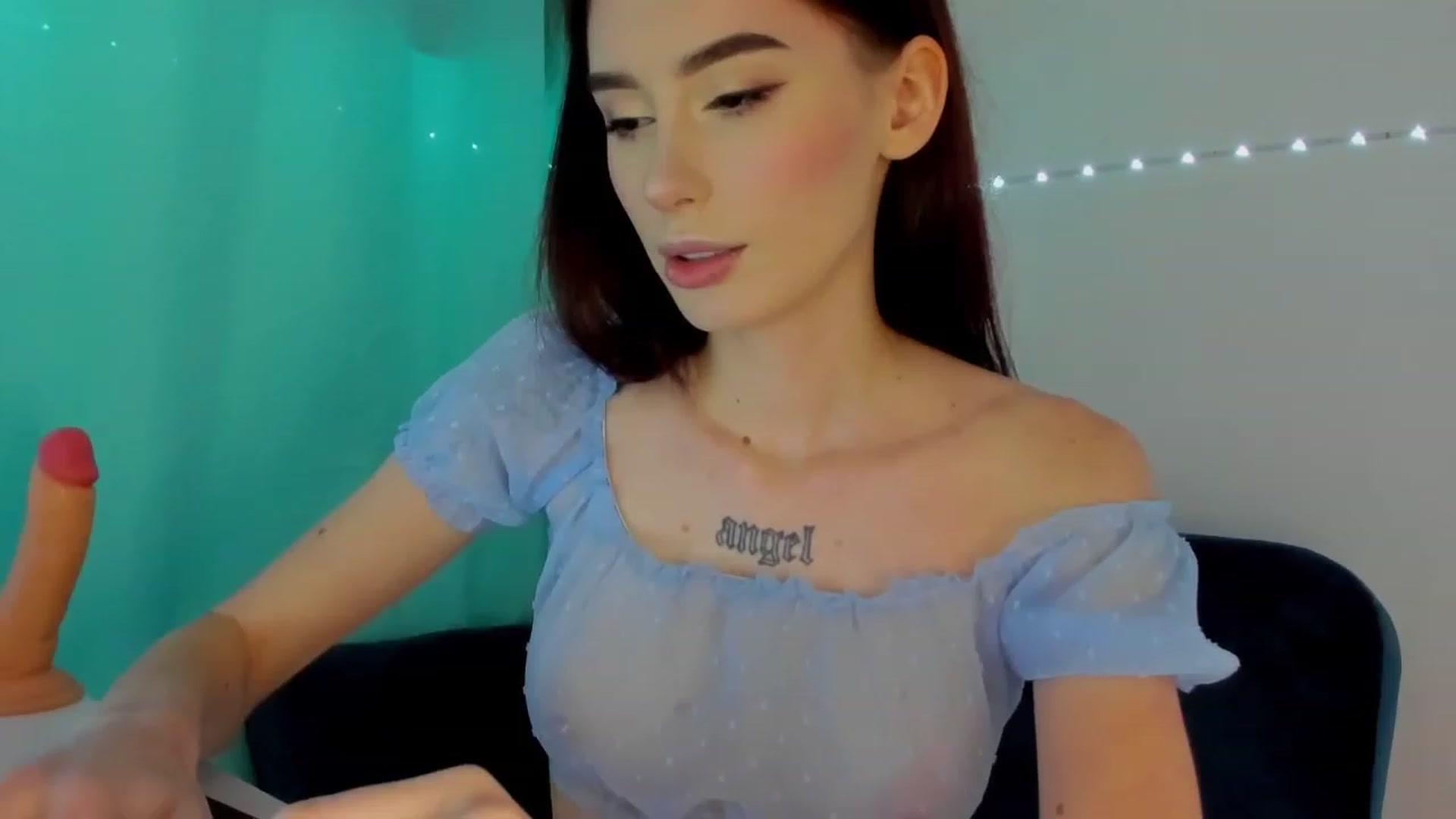 Gallery image thumbnail from YourTinyAngel's myfreecams stream on, 12/19/2023, 18:07 image 8 of 20