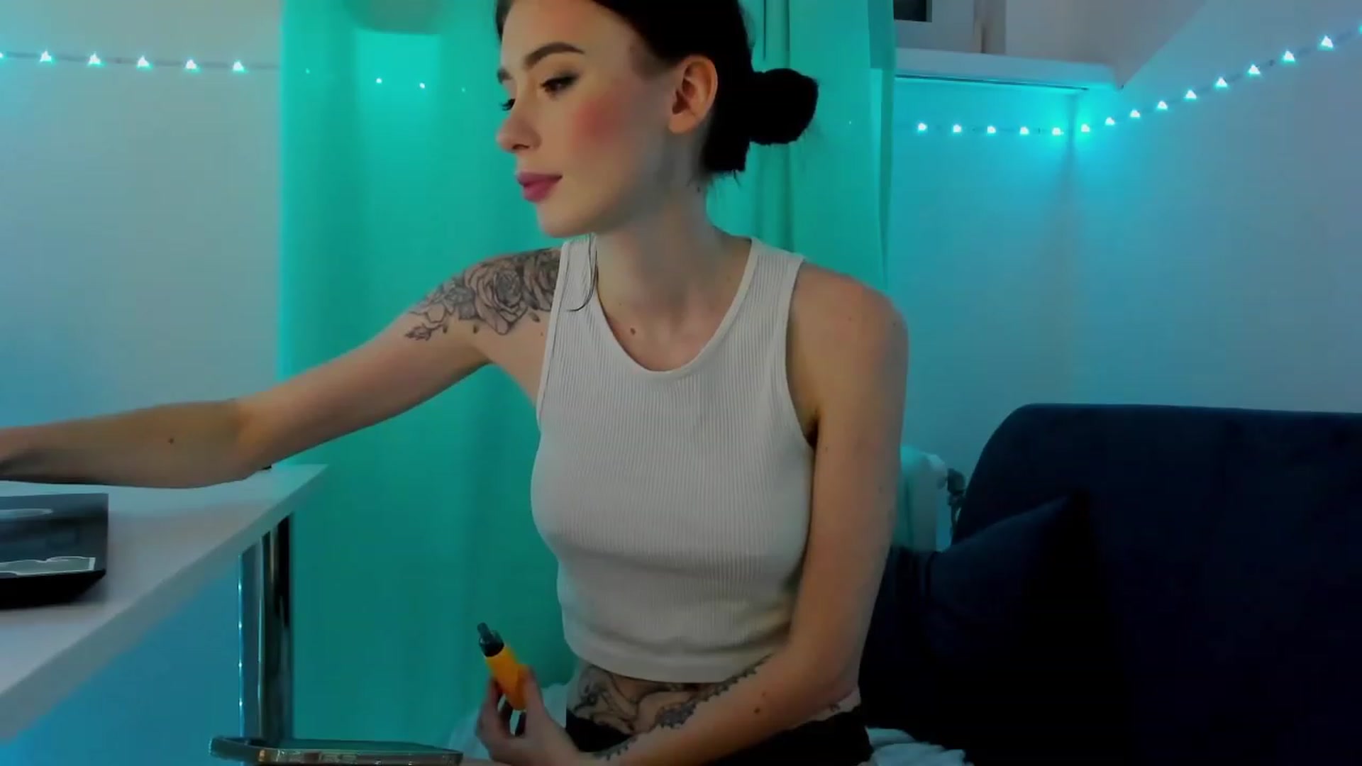 Gallery image thumbnail from YourTinyAngel's myfreecams stream on, 01/09/2024, 20:09 image 19 of 20