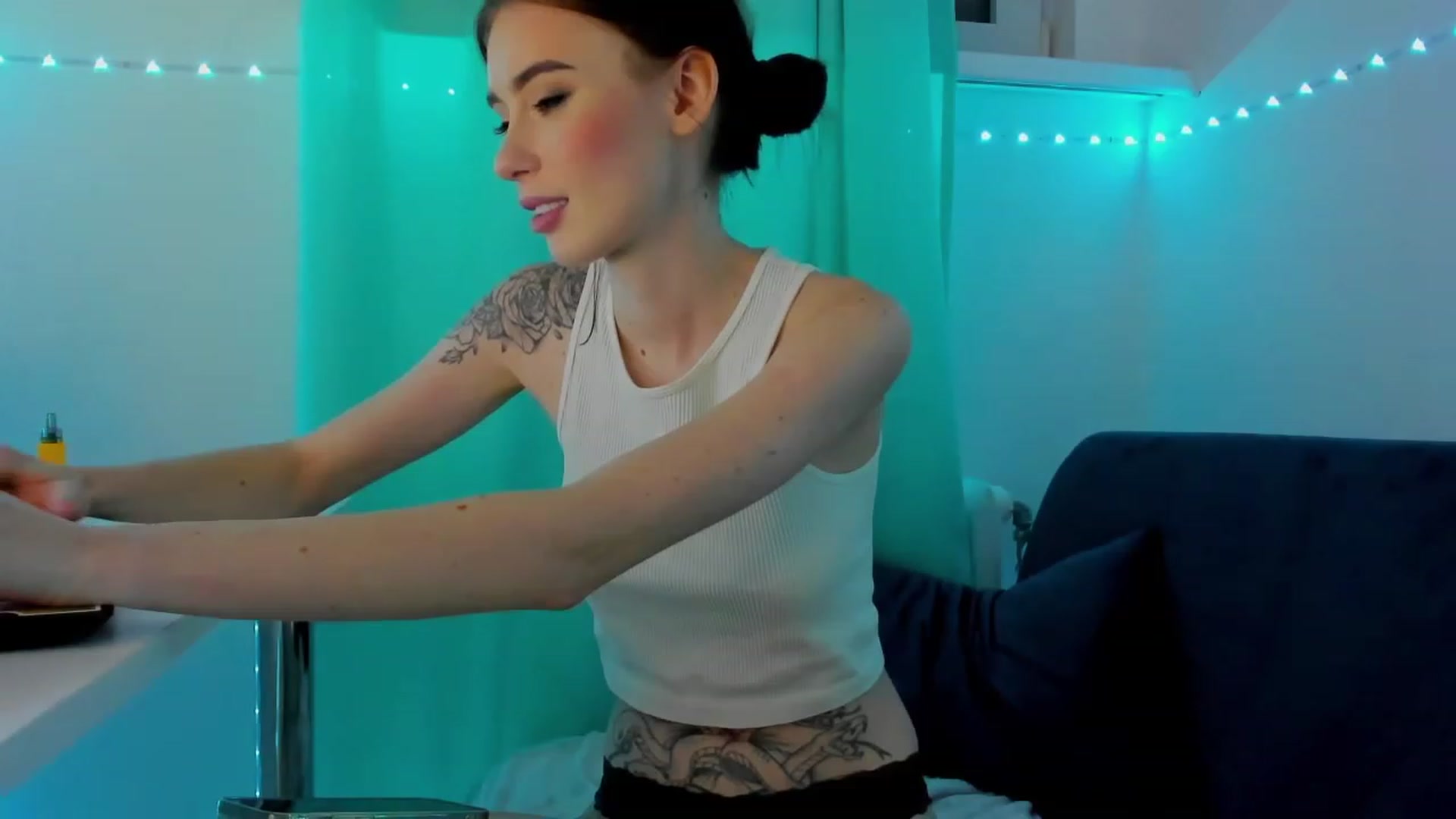 Gallery image thumbnail from YourTinyAngel's myfreecams stream on, 01/09/2024, 20:09 image 20 of 20