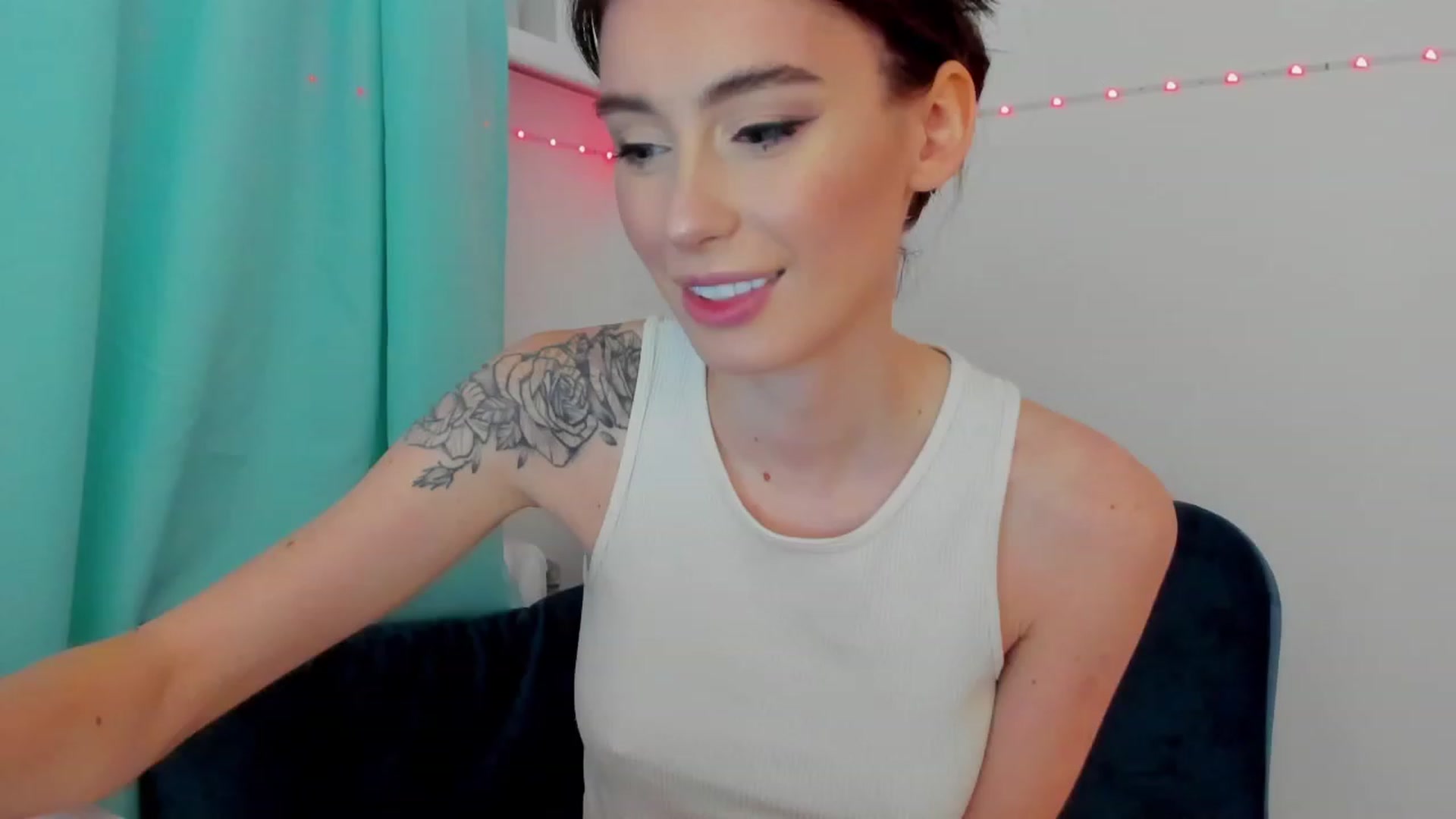Gallery image thumbnail from YourTinyAngel's myfreecams stream on, 01/16/2024, 22:05 image 9 of 20