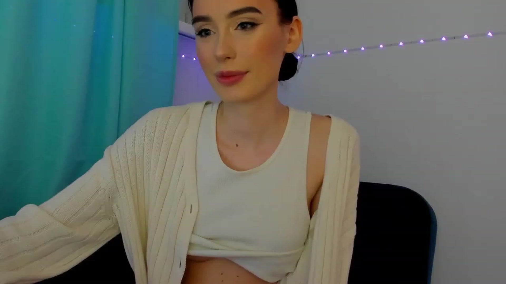 Gallery image thumbnail from YourTinyAngel's myfreecams stream on, 01/17/2024, 23:59 image 2 of 20