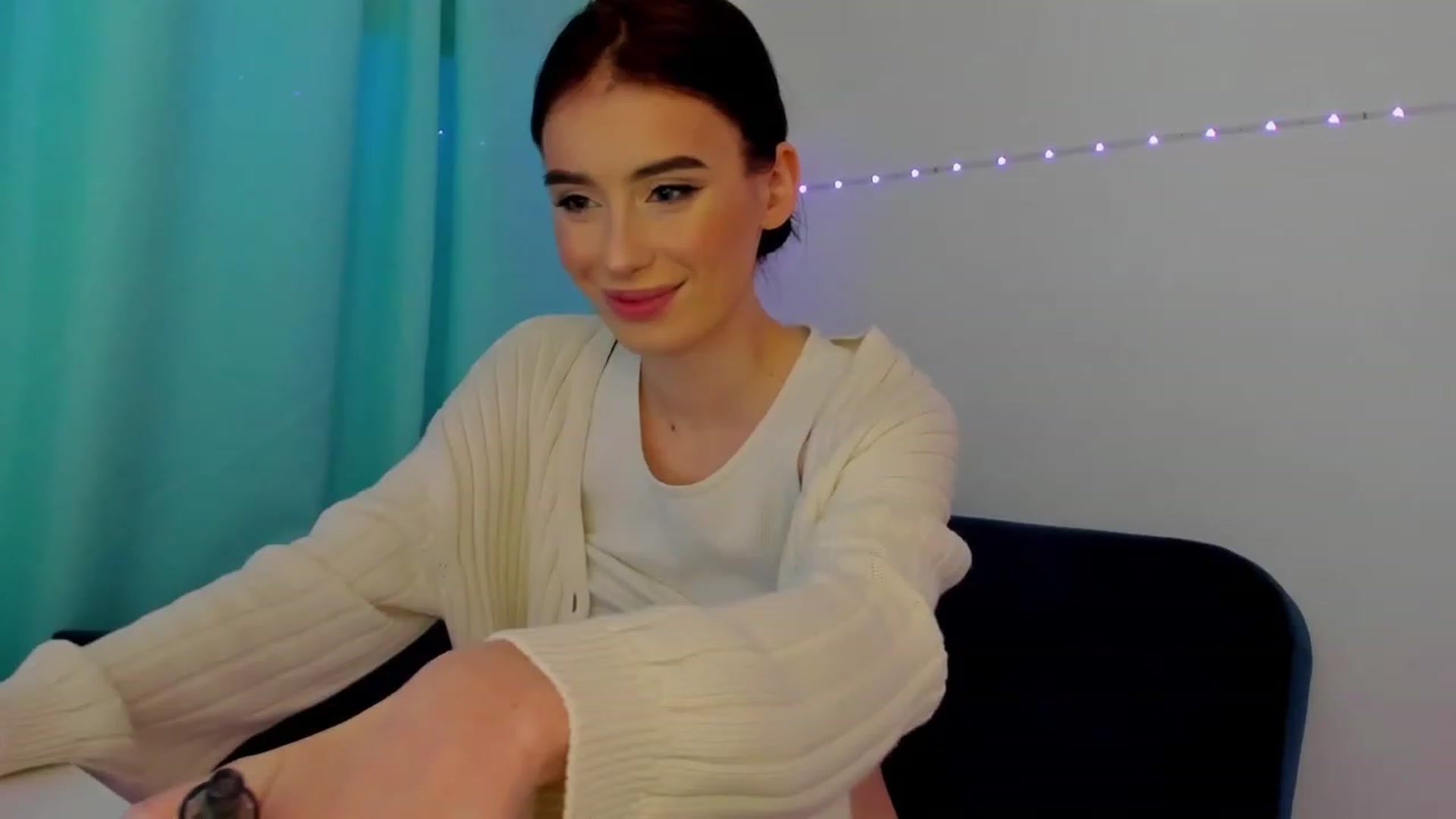 Gallery image thumbnail from YourTinyAngel's myfreecams stream on, 01/17/2024, 23:59 image 10 of 20