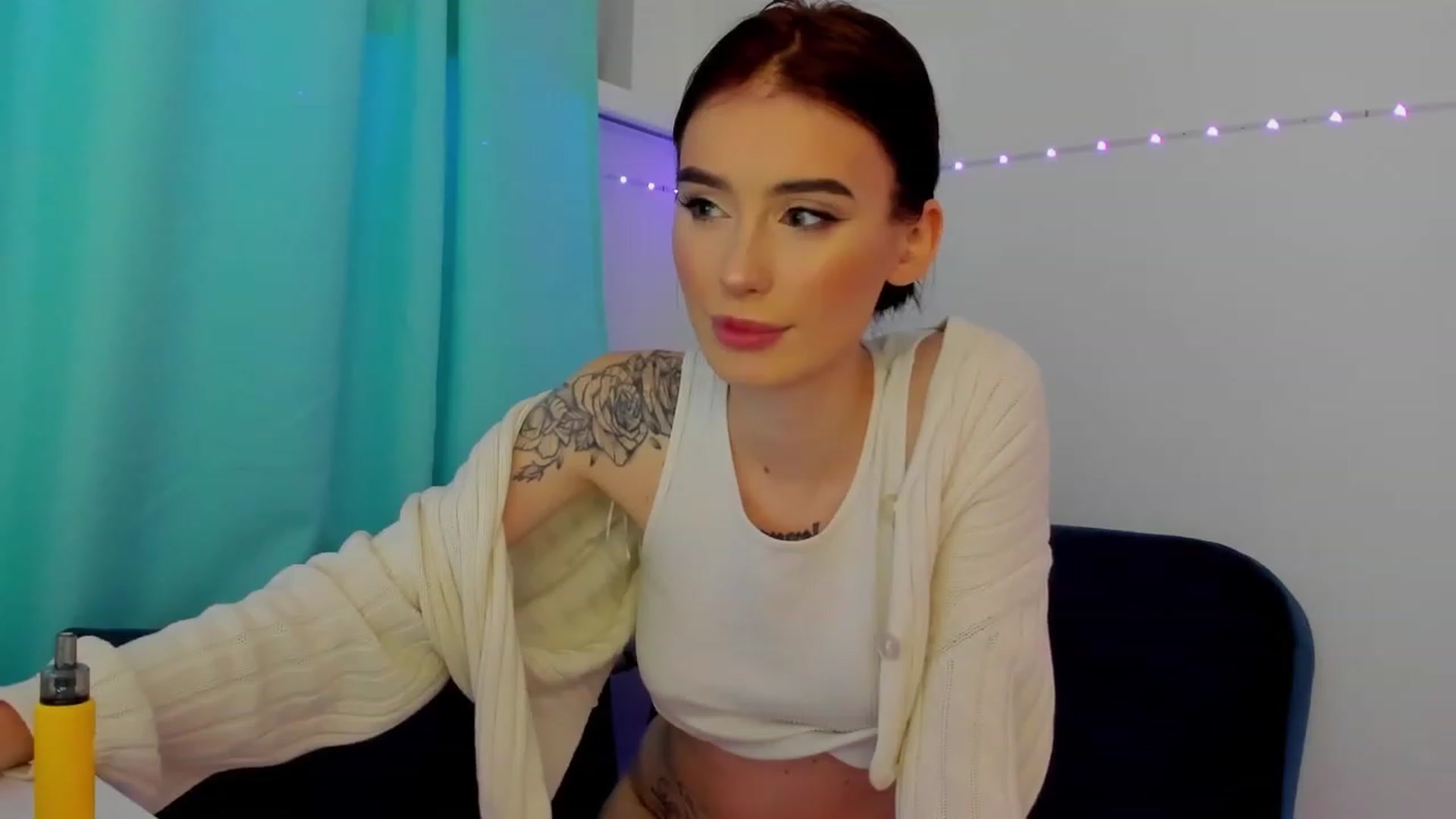 Gallery image thumbnail from YourTinyAngel's myfreecams stream on, 01/17/2024, 23:59 image 8 of 20