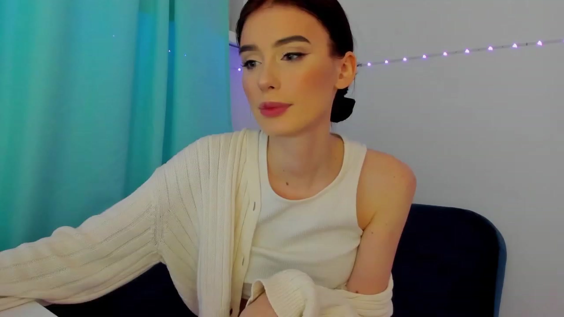 Gallery image thumbnail from YourTinyAngel's myfreecams stream on, 01/17/2024, 23:59 image 17 of 20