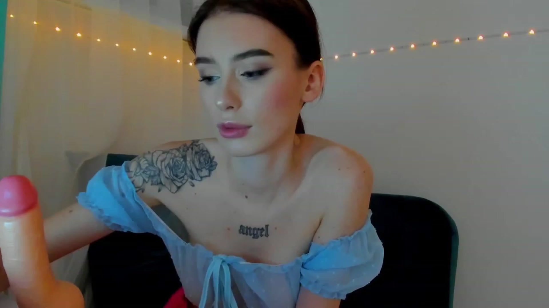 Gallery image thumbnail from YourTinyAngel's myfreecams stream on, 01/27/2024, 19:39 image 7 of 20