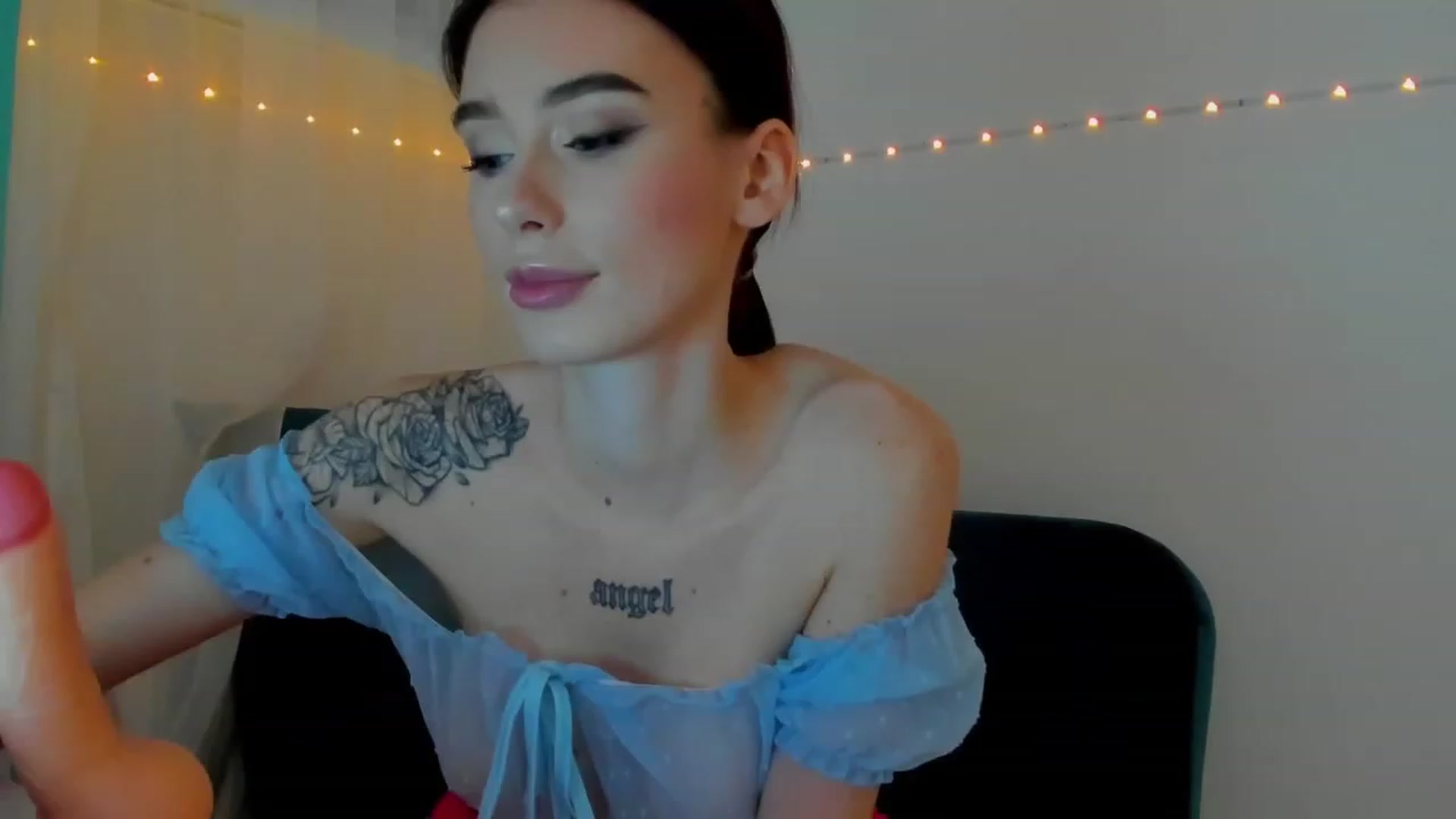 Gallery image thumbnail from YourTinyAngel's myfreecams stream on, 01/27/2024, 19:39 image 5 of 20