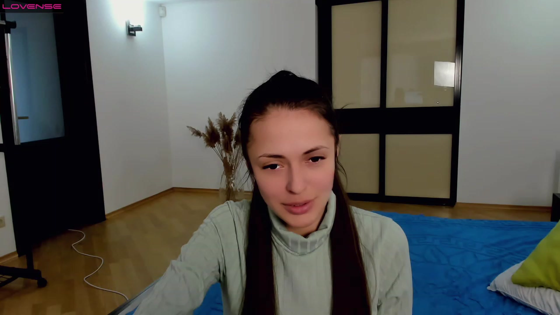 Gallery image thumbnail from YourVikiLove's myfreecams stream on, 02/06/2023, 15:27 image 14 of 20