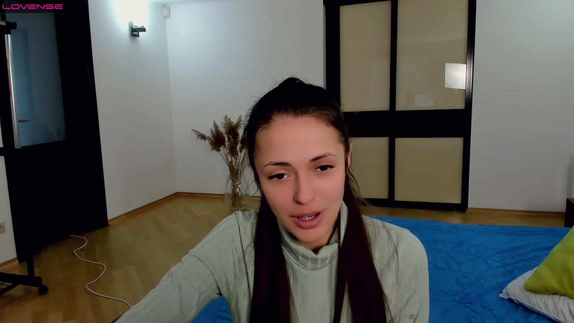 Gallery image thumbnail from YourVikiLove's myfreecams stream on, 02/06/2023, 15:27 image 18 of 20