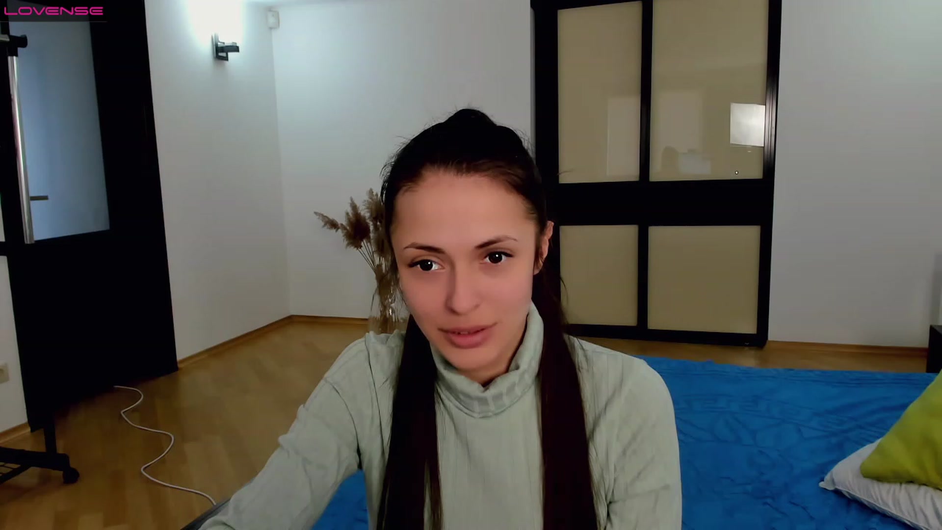 Gallery image thumbnail from YourVikiLove's myfreecams stream on, 02/06/2023, 15:27 image 7 of 20
