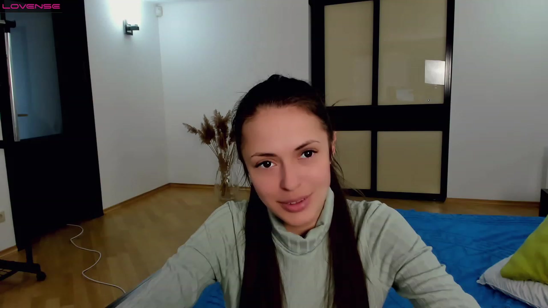 Gallery image thumbnail from YourVikiLove's myfreecams stream on, 02/06/2023, 15:27 image 17 of 20