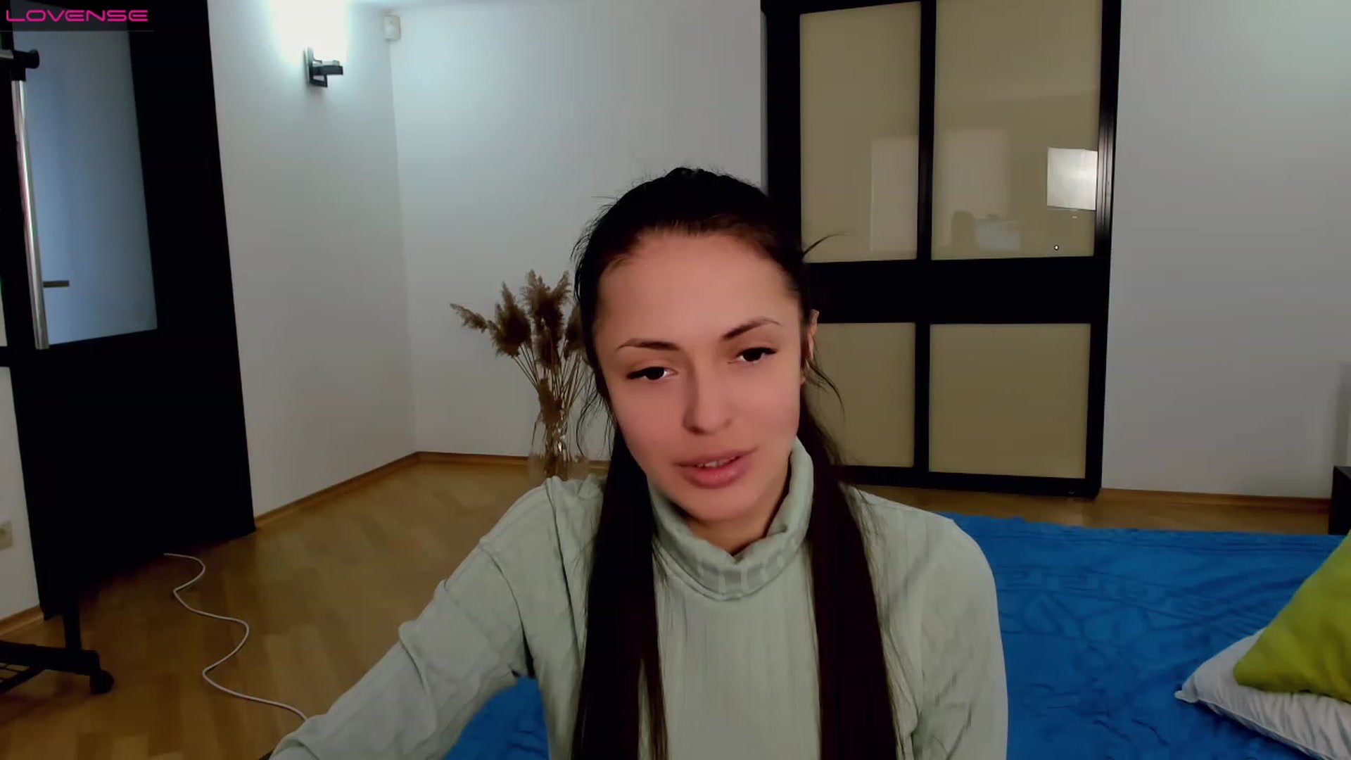 Gallery image thumbnail from YourVikiLove's myfreecams stream on, 02/06/2023, 15:27 image 6 of 20