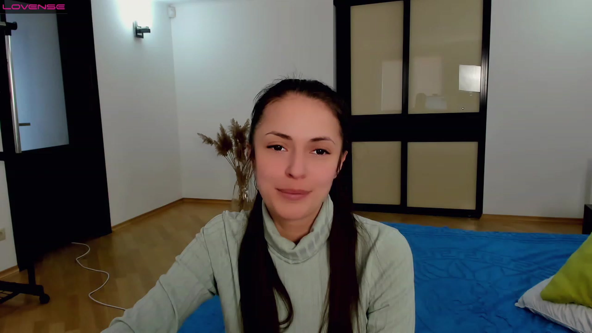 Gallery image thumbnail from YourVikiLove's myfreecams stream on, 02/06/2023, 15:27 image 4 of 20