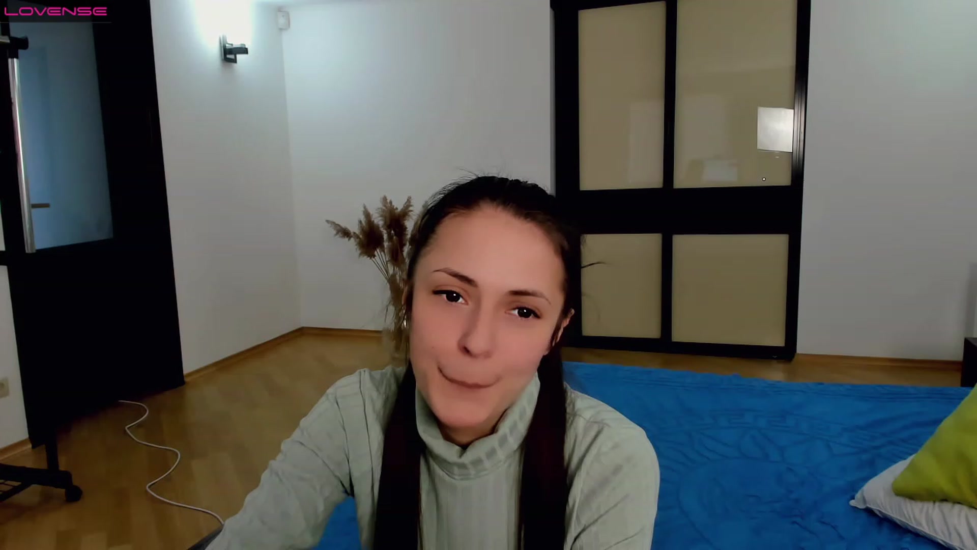 Gallery image thumbnail from YourVikiLove's myfreecams stream on, 02/06/2023, 15:27 image 13 of 20