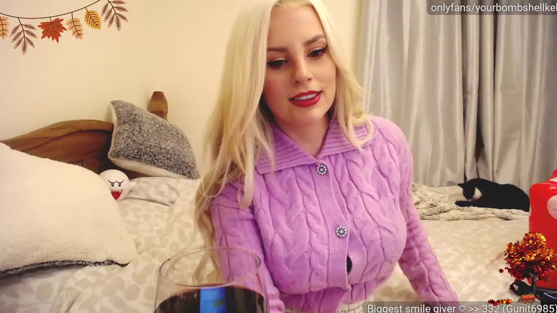 Gallery image thumbnail from YourVitaminK's myfreecams stream on, 11/17/2022, 23:00 image 9 of 20