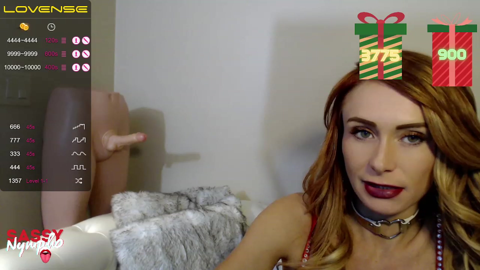 Gallery image thumbnail from YourXmasGift's myfreecams stream on, 12/22/2022, 17:32 image 17 of 20