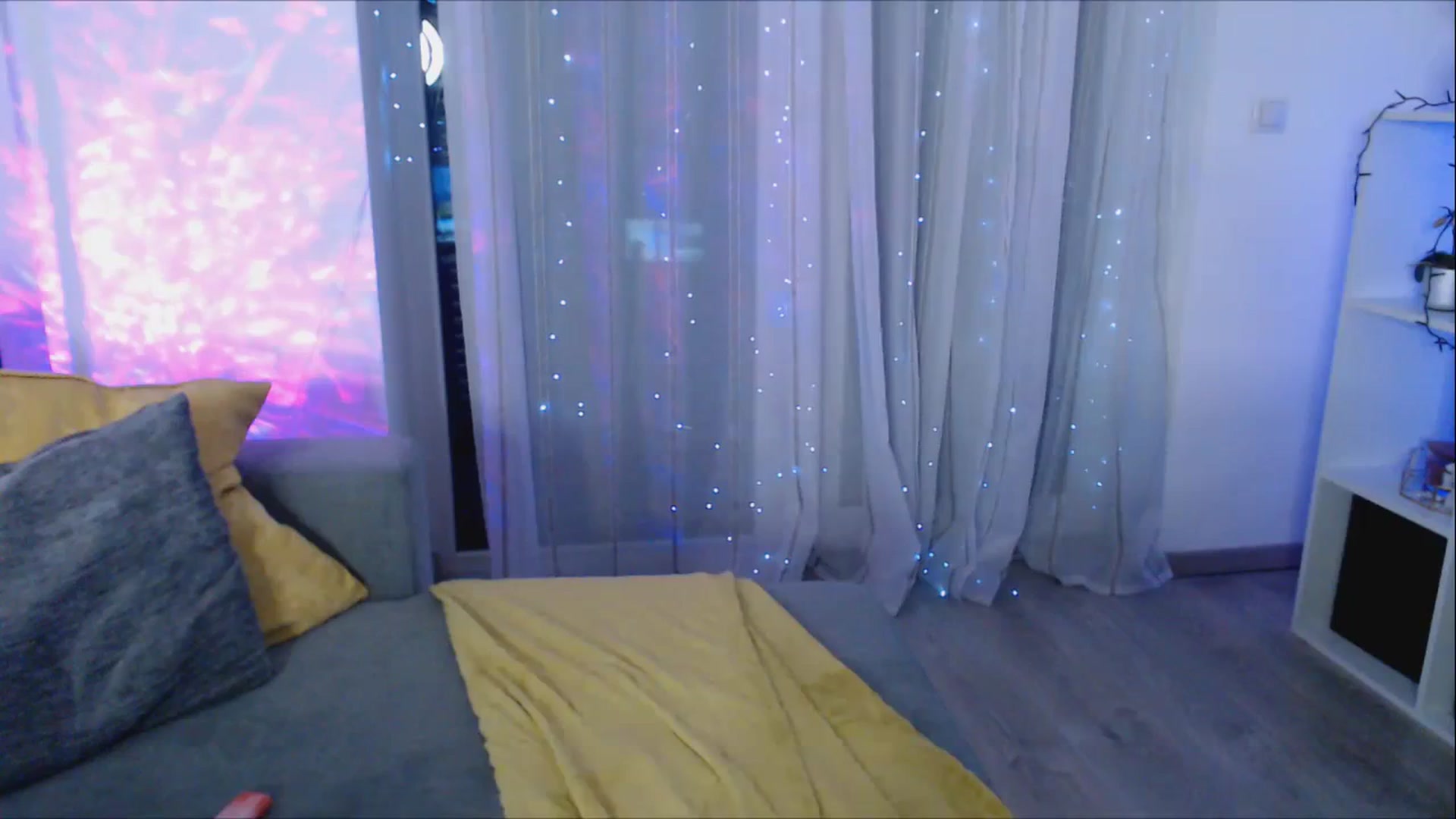 Gallery image thumbnail from Your_Chloe's myfreecams stream on, 04/07/2024, 16:40 image 18 of 20