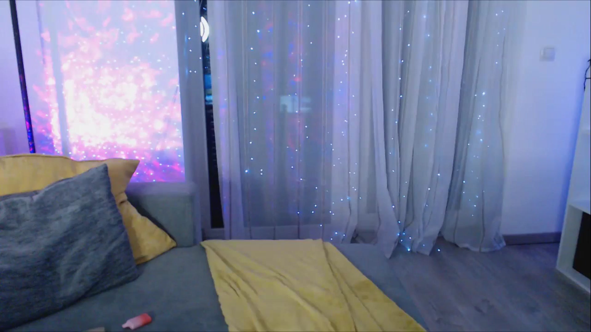 Gallery image thumbnail from Your_Chloe's myfreecams stream on, 04/07/2024, 16:40 image 14 of 20