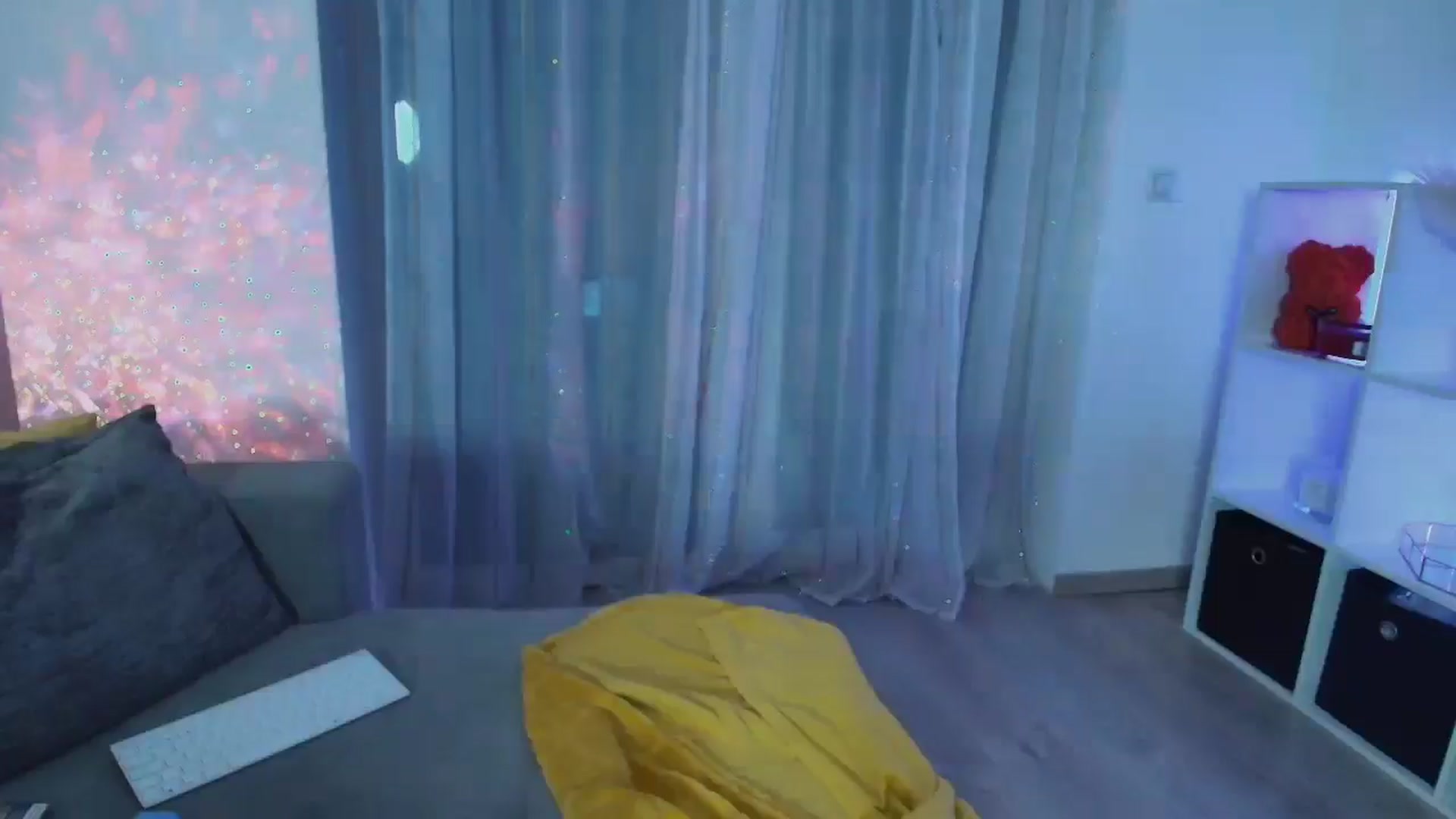 Gallery image thumbnail from Your_Chloe's myfreecams stream on, 07/11/2024, 18:52 image 14 of 20