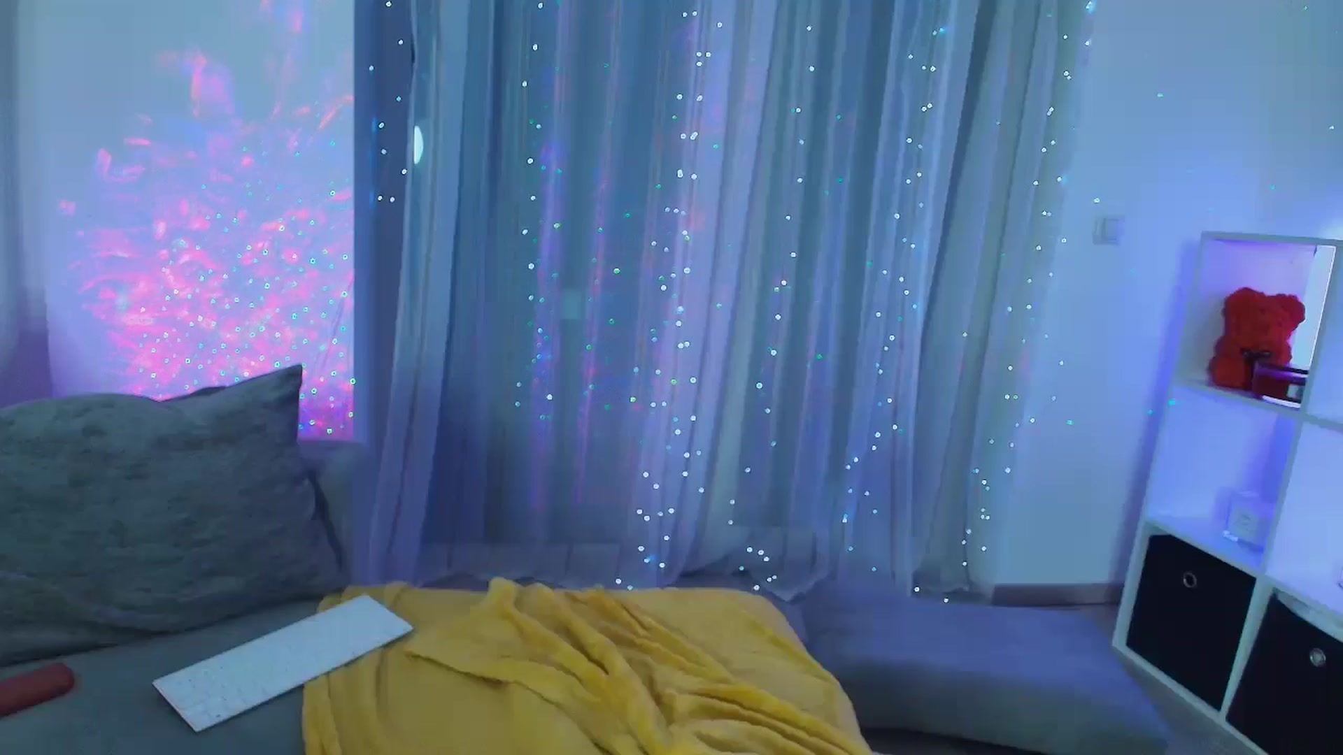Gallery image thumbnail from Your_Chloe's myfreecams stream on, 07/17/2024, 20:43 image 9 of 20