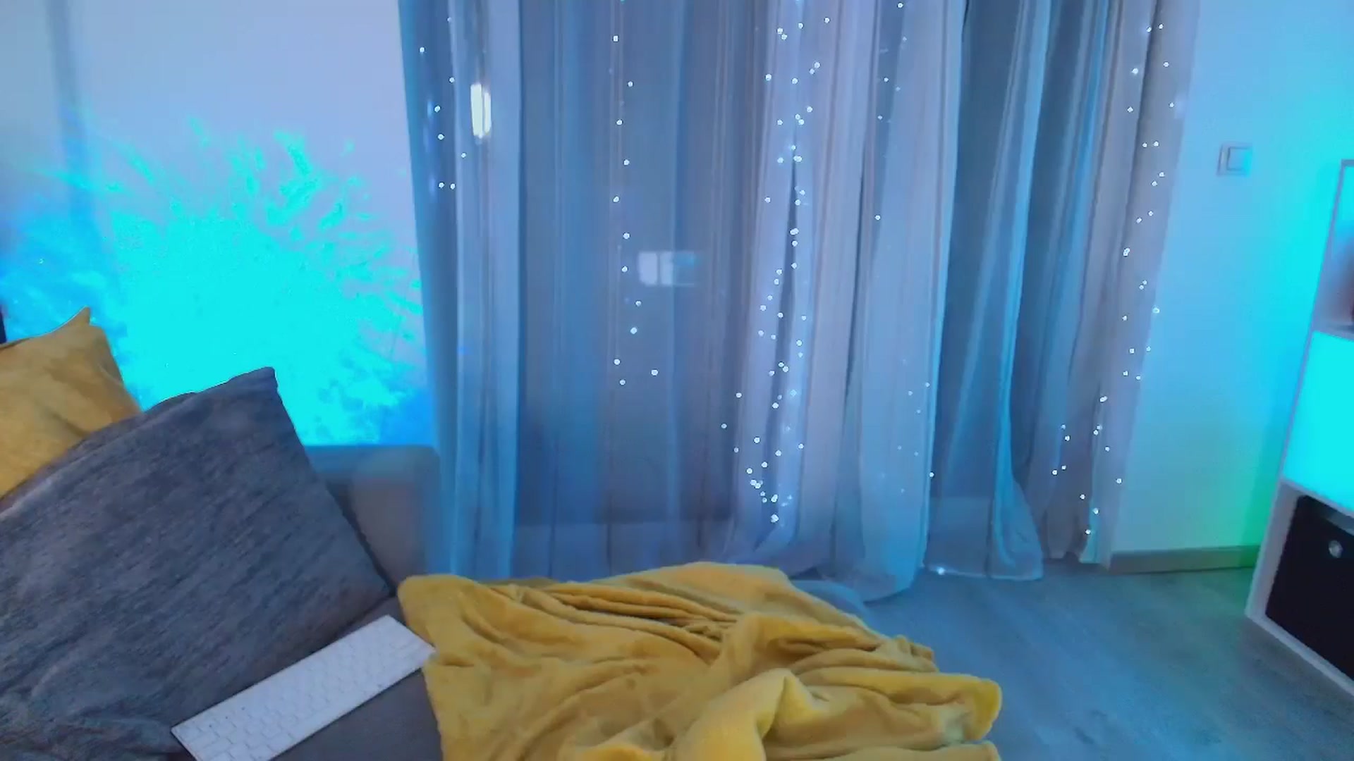 Gallery image thumbnail from Your_Chloe's myfreecams stream on, 08/03/2024, 18:04 image 11 of 20