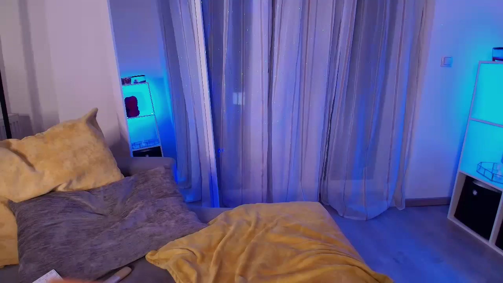 Gallery image thumbnail from Your_Chloe's myfreecams stream on, 11/14/2024, 21:21 image 2 of 20