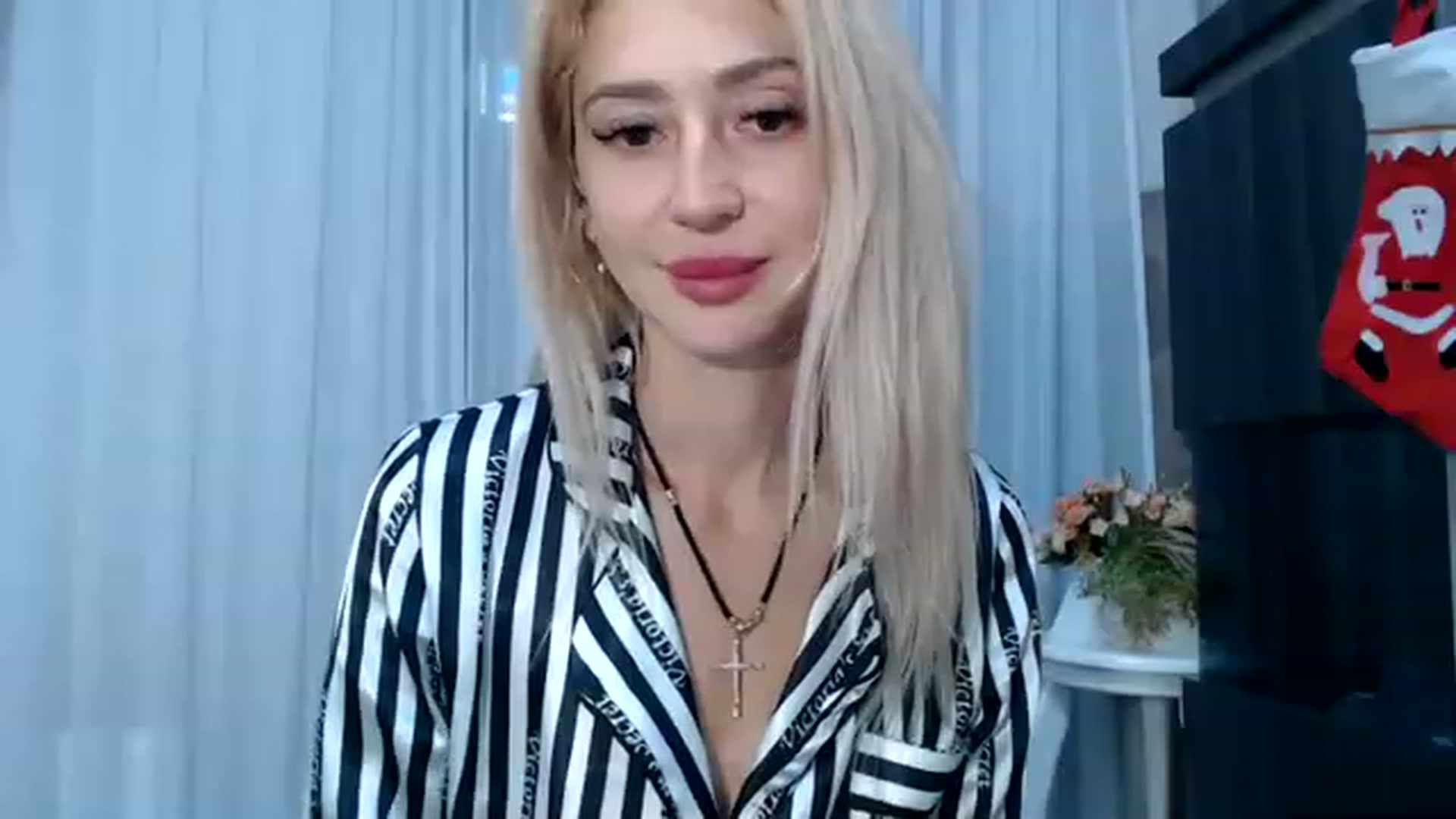 Gallery image thumbnail from Your_Eyes__'s myfreecams stream on, 12/27/2022, 20:30 image 3 of 20