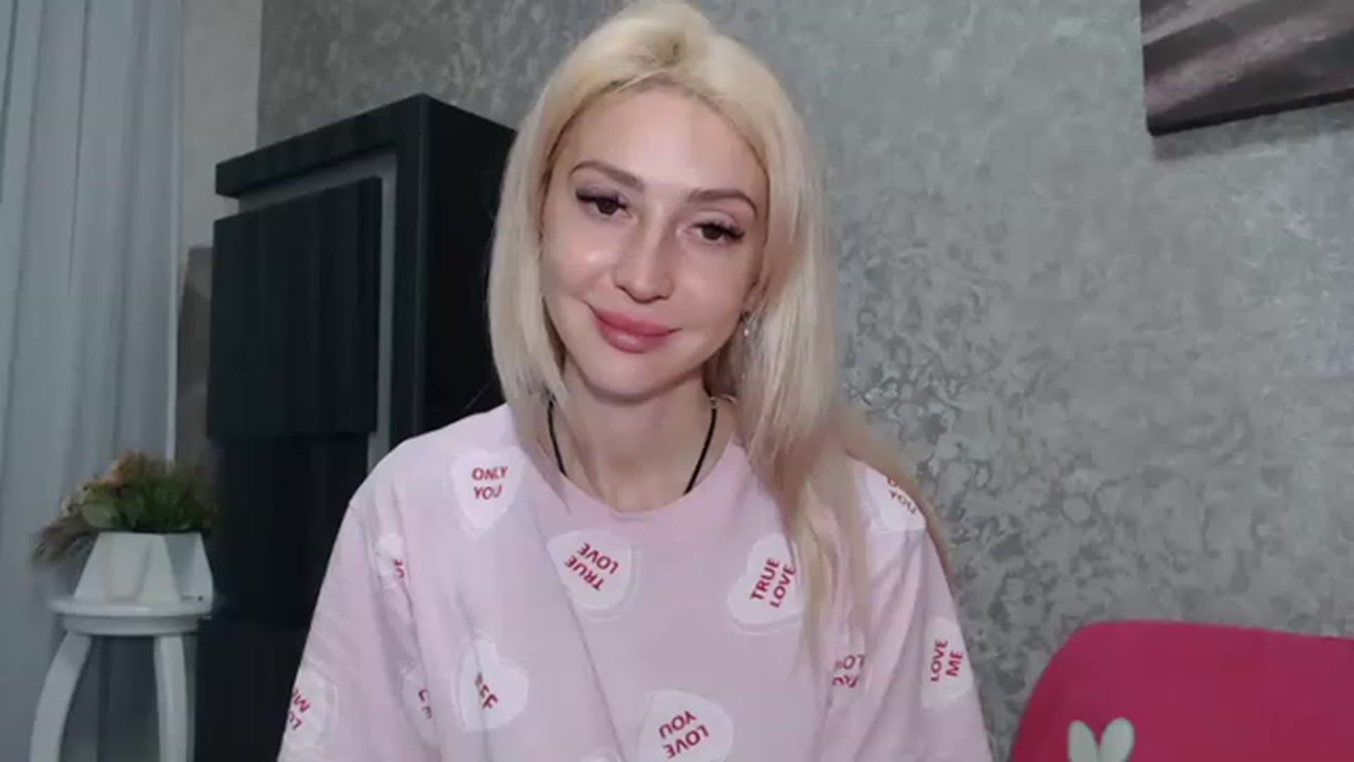 Gallery image thumbnail from Your_Eyes__'s myfreecams stream on, 03/10/2023, 20:07 image 9 of 20