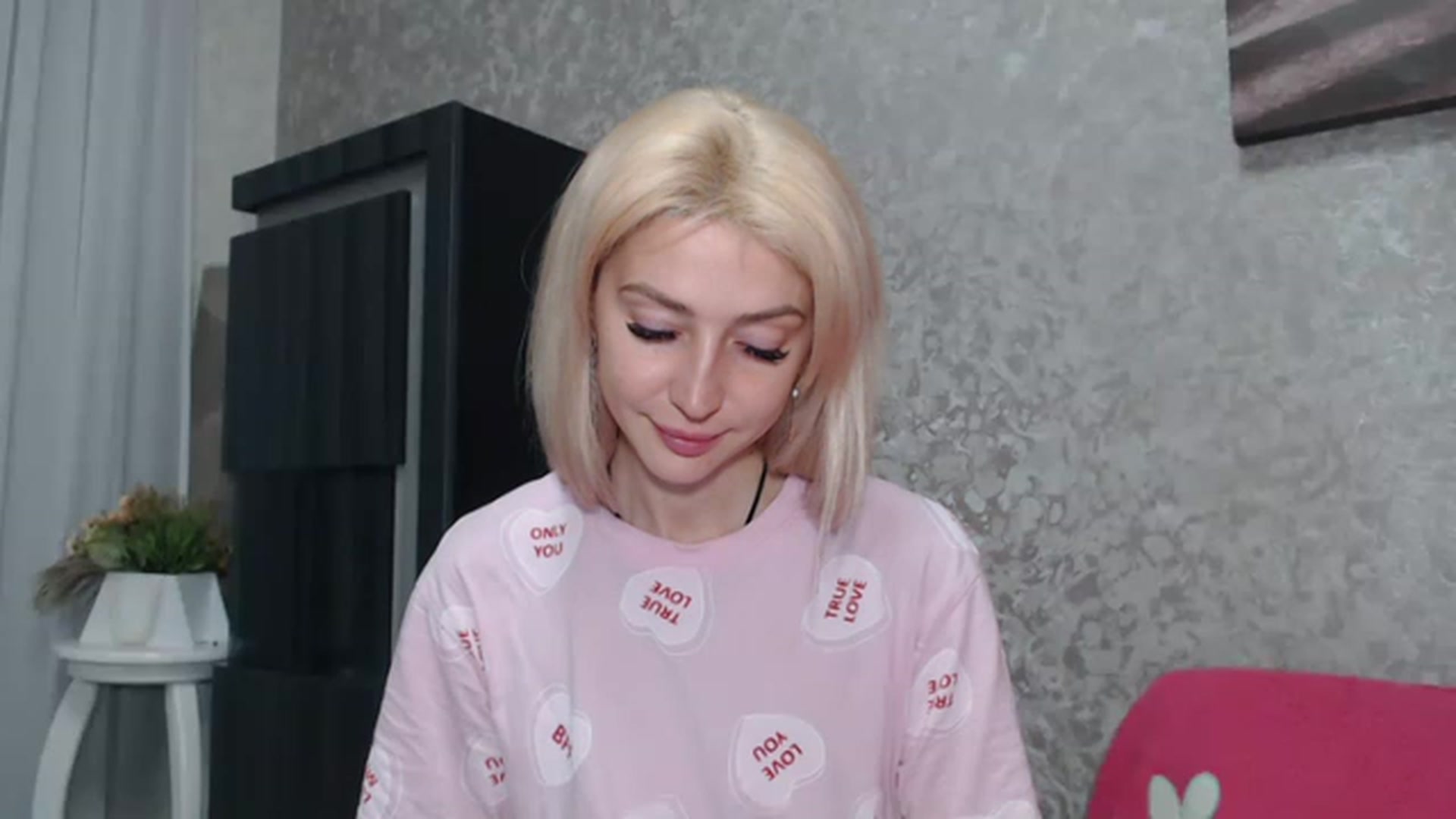 Gallery image thumbnail from Your_Eyes__'s myfreecams stream on, 03/10/2023, 20:07 image 8 of 20