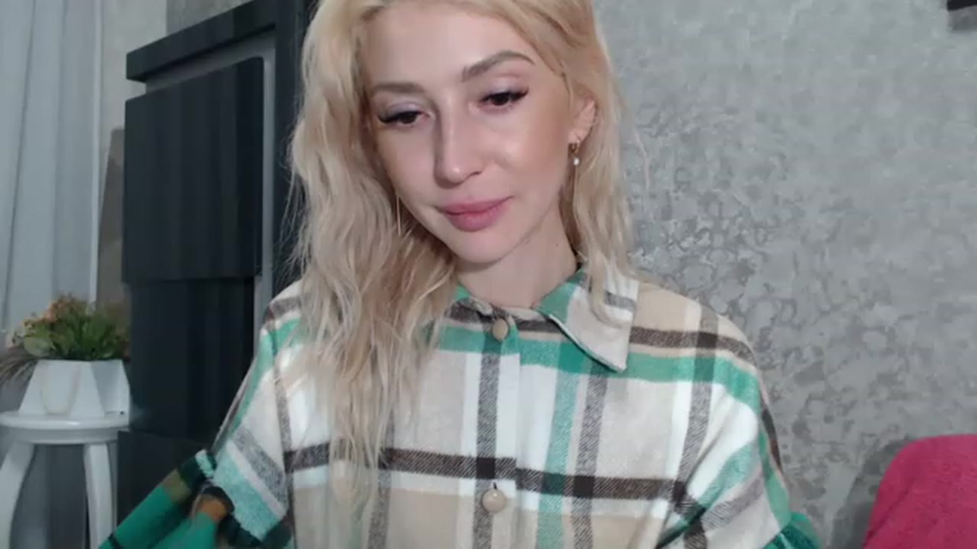Gallery image thumbnail from Your_Eyes__'s myfreecams stream on, 03/13/2023, 21:13 image 13 of 20