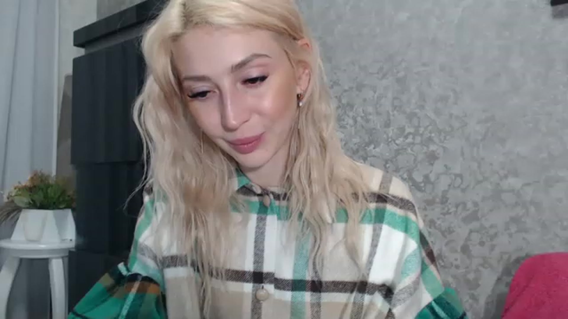 Gallery image thumbnail from Your_Eyes__'s myfreecams stream on, 03/13/2023, 21:13 image 9 of 20