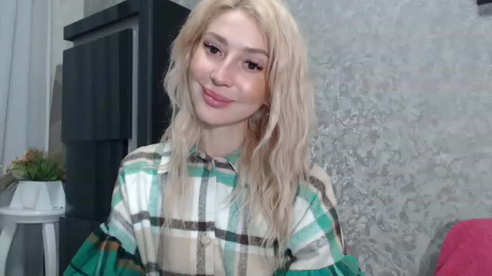 Gallery image thumbnail from Your_Eyes__'s myfreecams stream on, 03/13/2023, 21:13 image 10 of 20