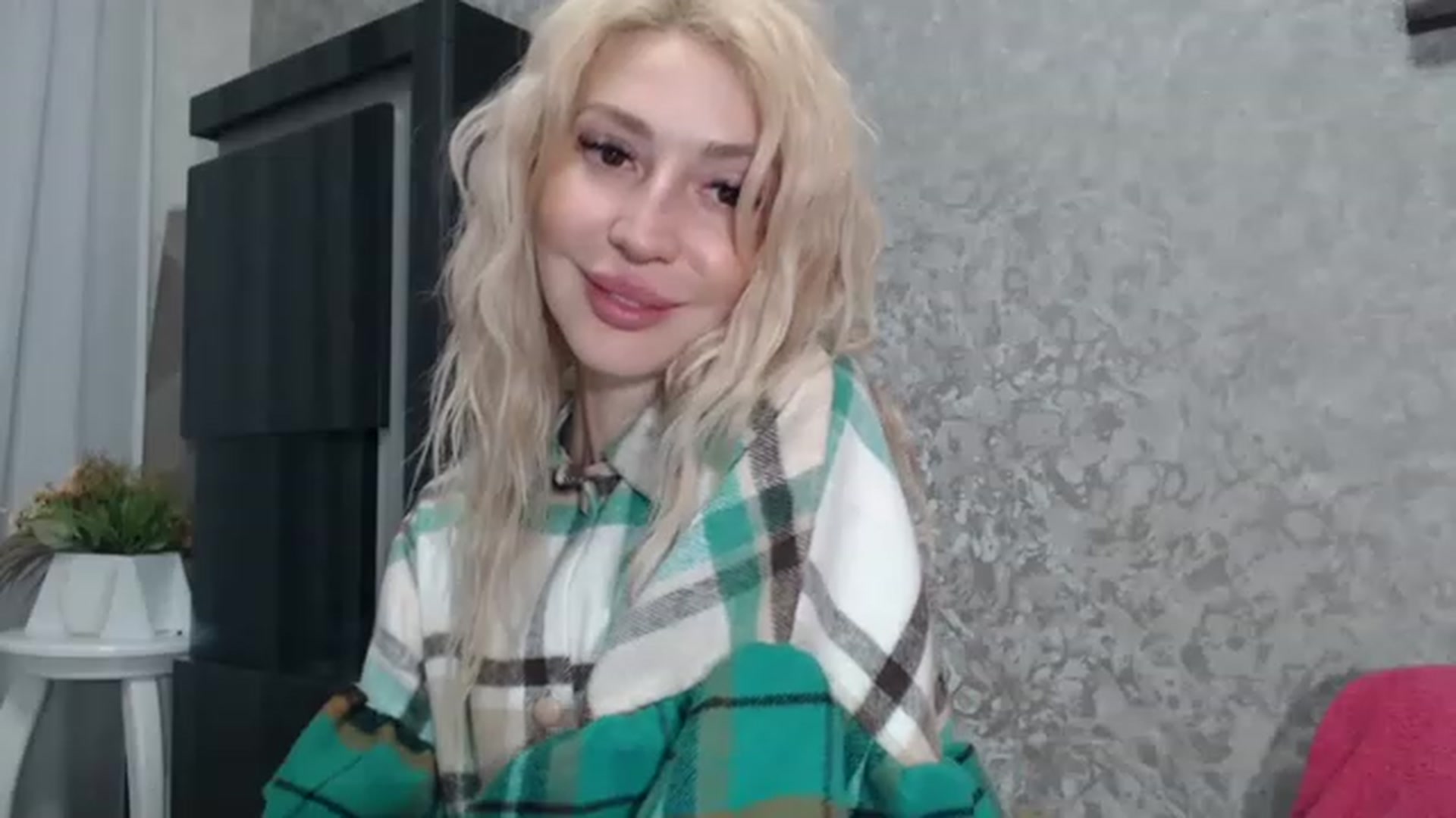 Gallery image thumbnail from Your_Eyes__'s myfreecams stream on, 03/13/2023, 21:13 image 5 of 20