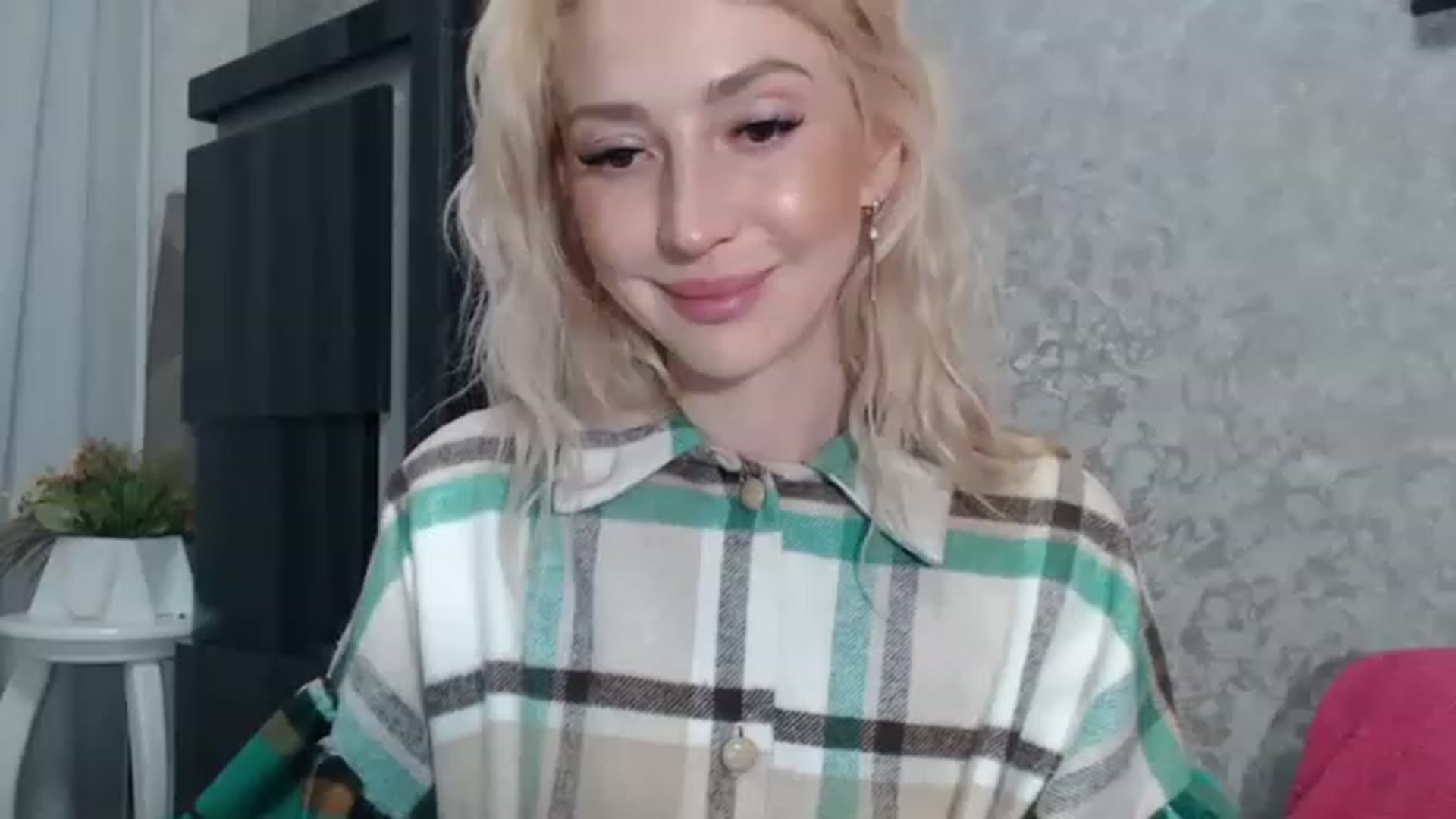 Gallery image thumbnail from Your_Eyes__'s myfreecams stream on, 03/13/2023, 21:13 image 12 of 20