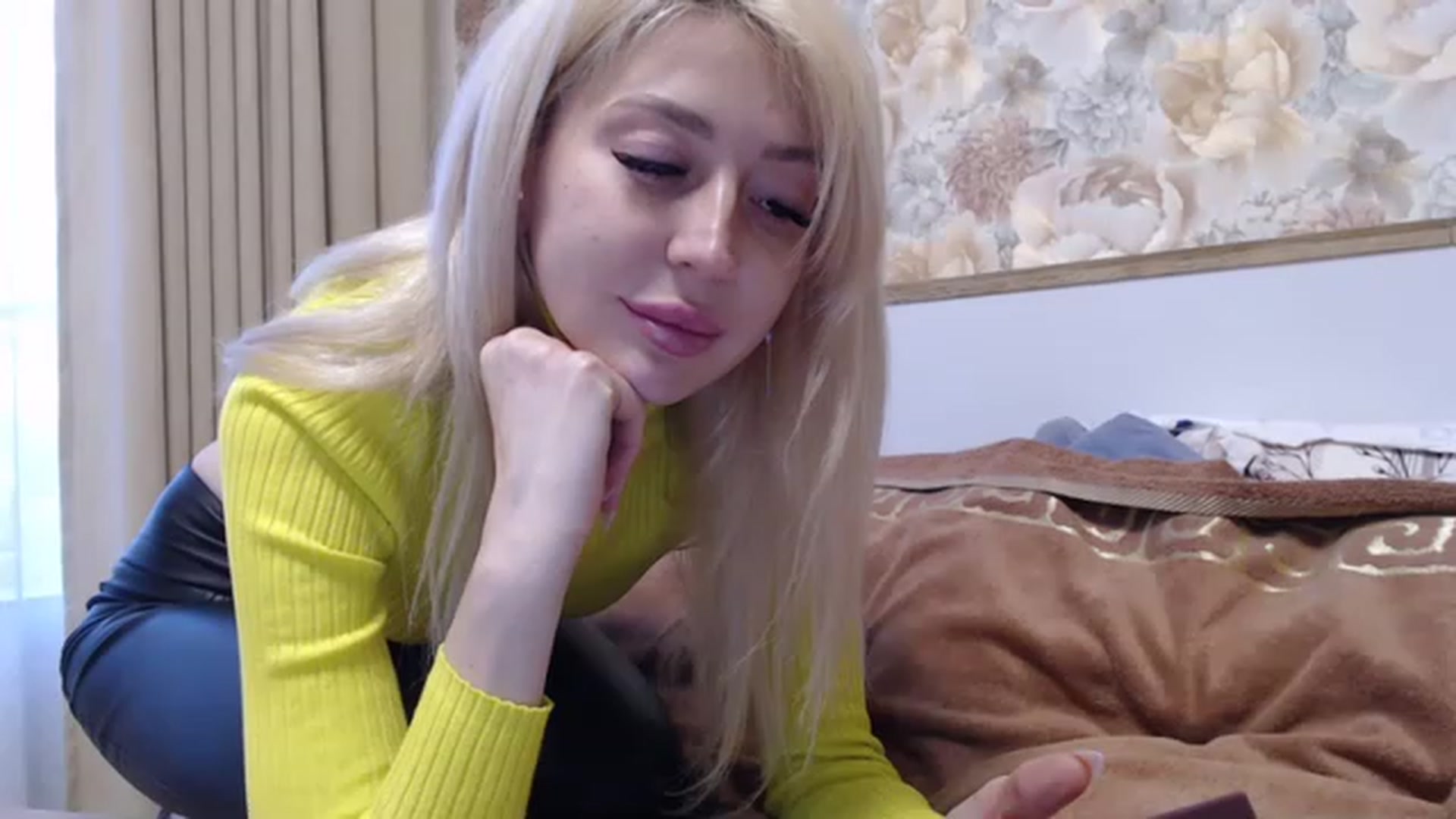 Gallery image thumbnail from Your_Eyes__'s myfreecams stream on, 03/24/2023, 16:05 image 15 of 20
