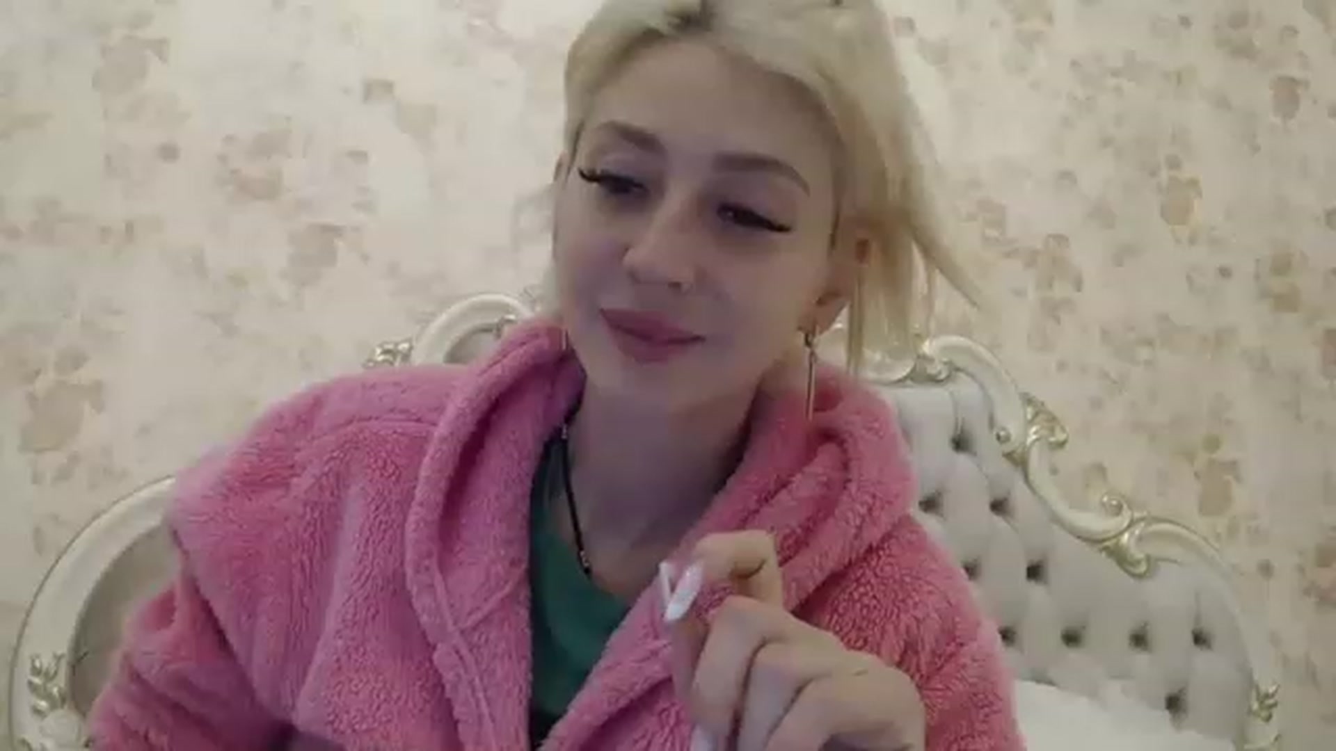 Gallery image thumbnail from Your_Eyes__'s myfreecams stream on, 04/15/2023, 18:00 image 8 of 20