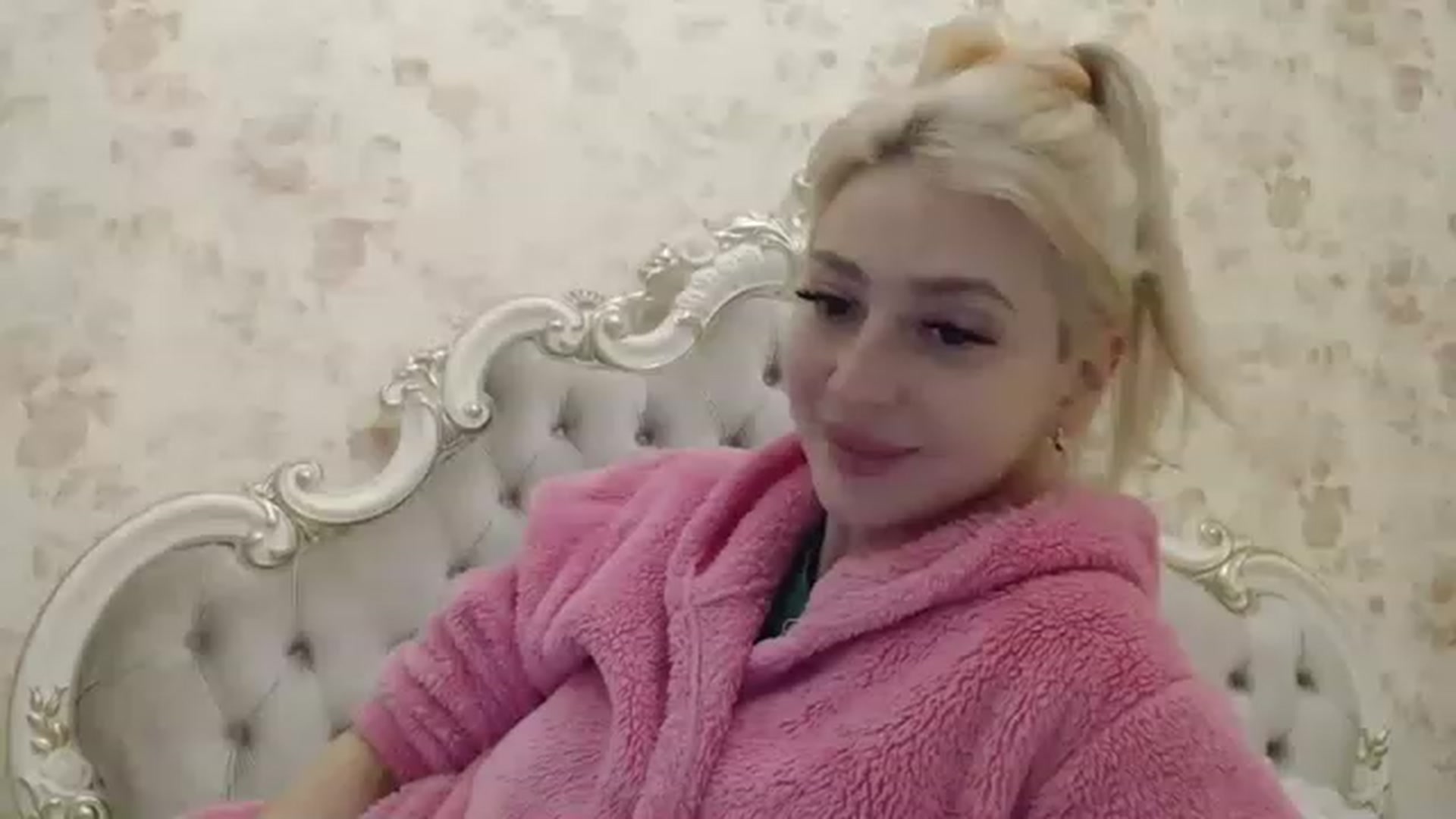 Gallery image thumbnail from Your_Eyes__'s myfreecams stream on, 04/15/2023, 18:00 image 6 of 20